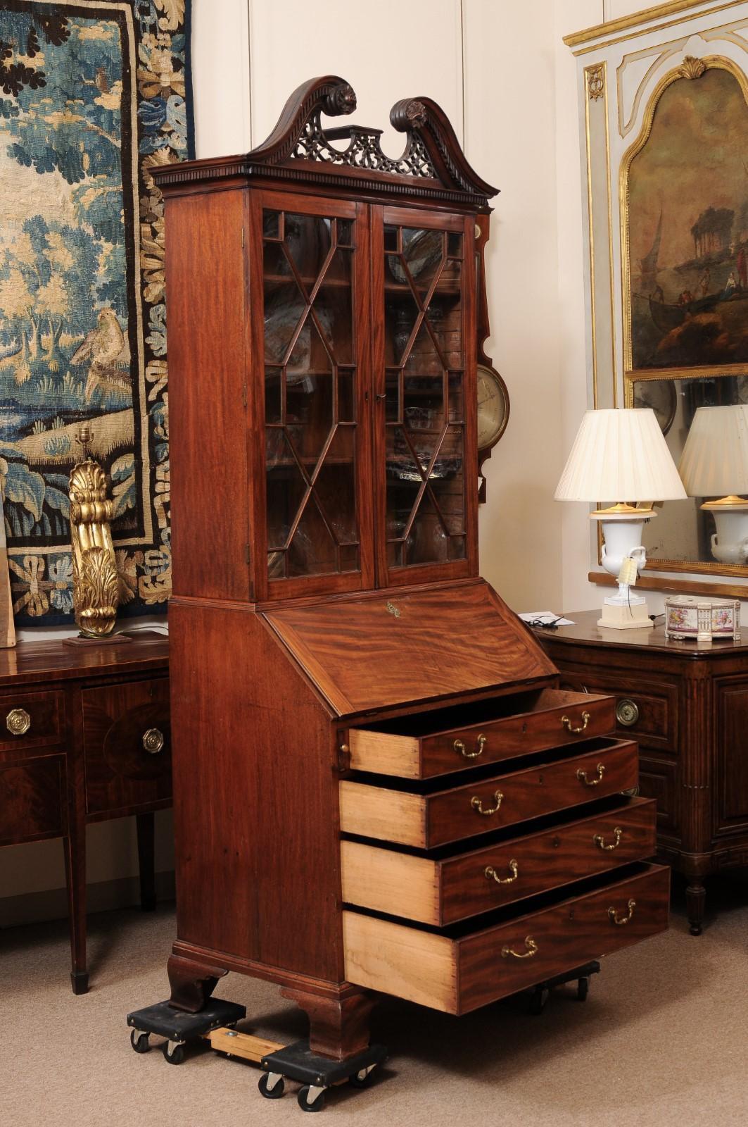 English 18th Century Georgian Mahogany Bureau Bookcase with Swan Neck Pediment For Sale 2