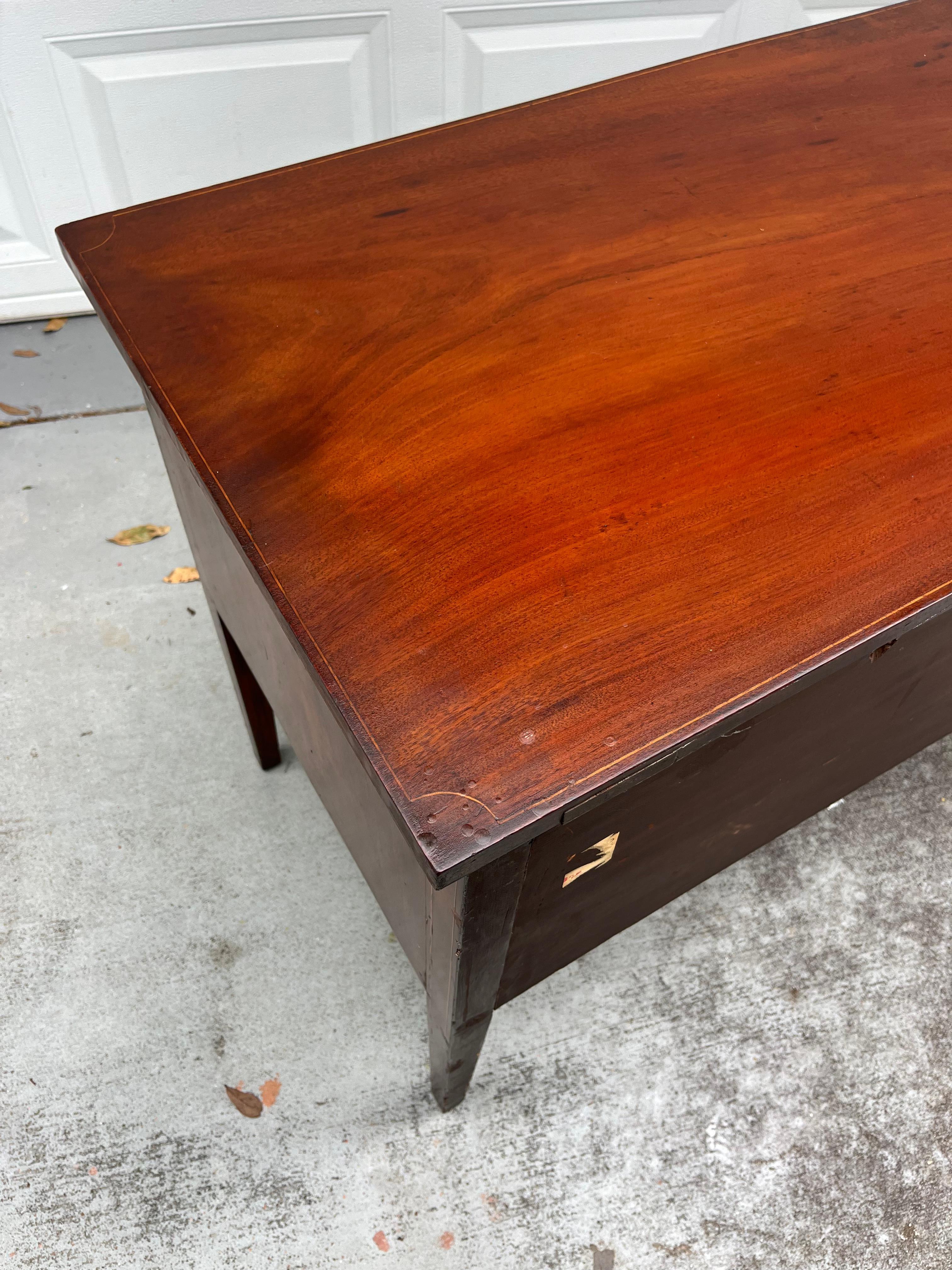 Silla baja inglesa de caoba georgiana del siglo XVIII Chippendale. Caoba en venta