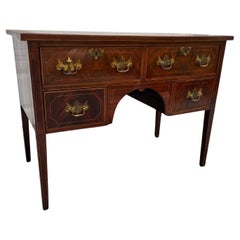 Lowboy Chippendale in mogano del 18° secolo.