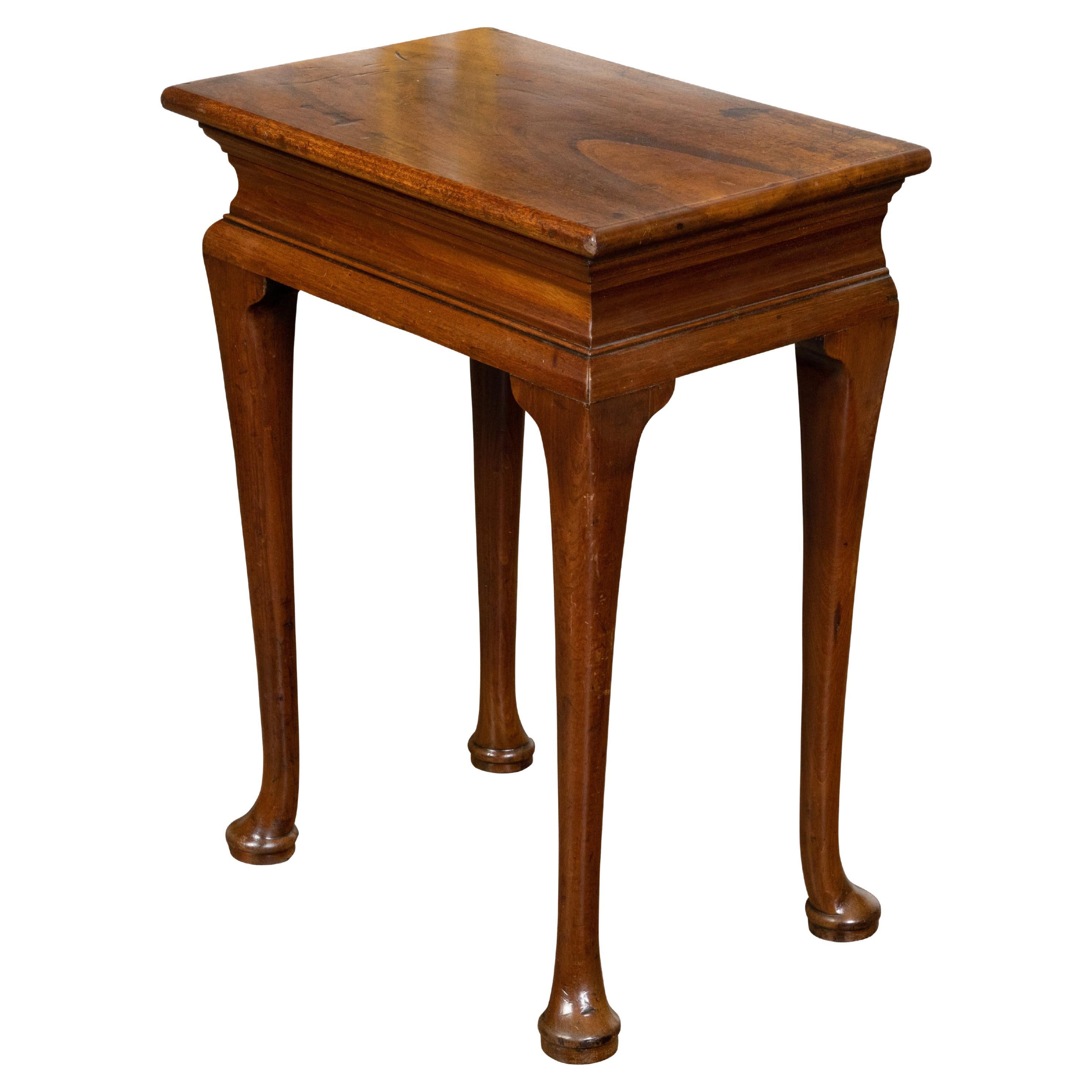 Table console anglaise en noyer d'époque géorgienne du 18ème siècle avec pieds en forme de pattes