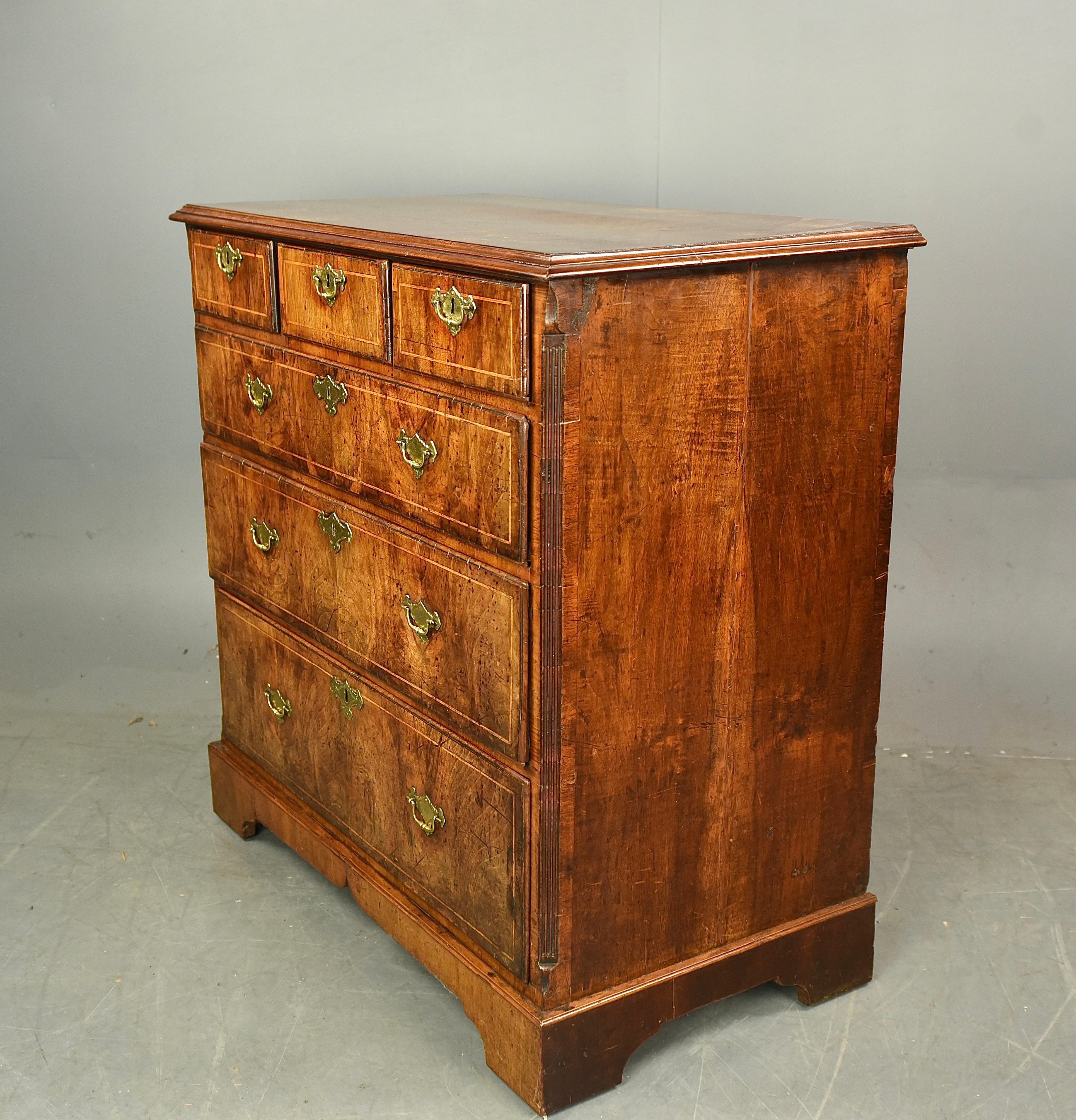 English 18th century Georgian walnut commode /chest of drawers  In Good Condition In Chelmsford, GB