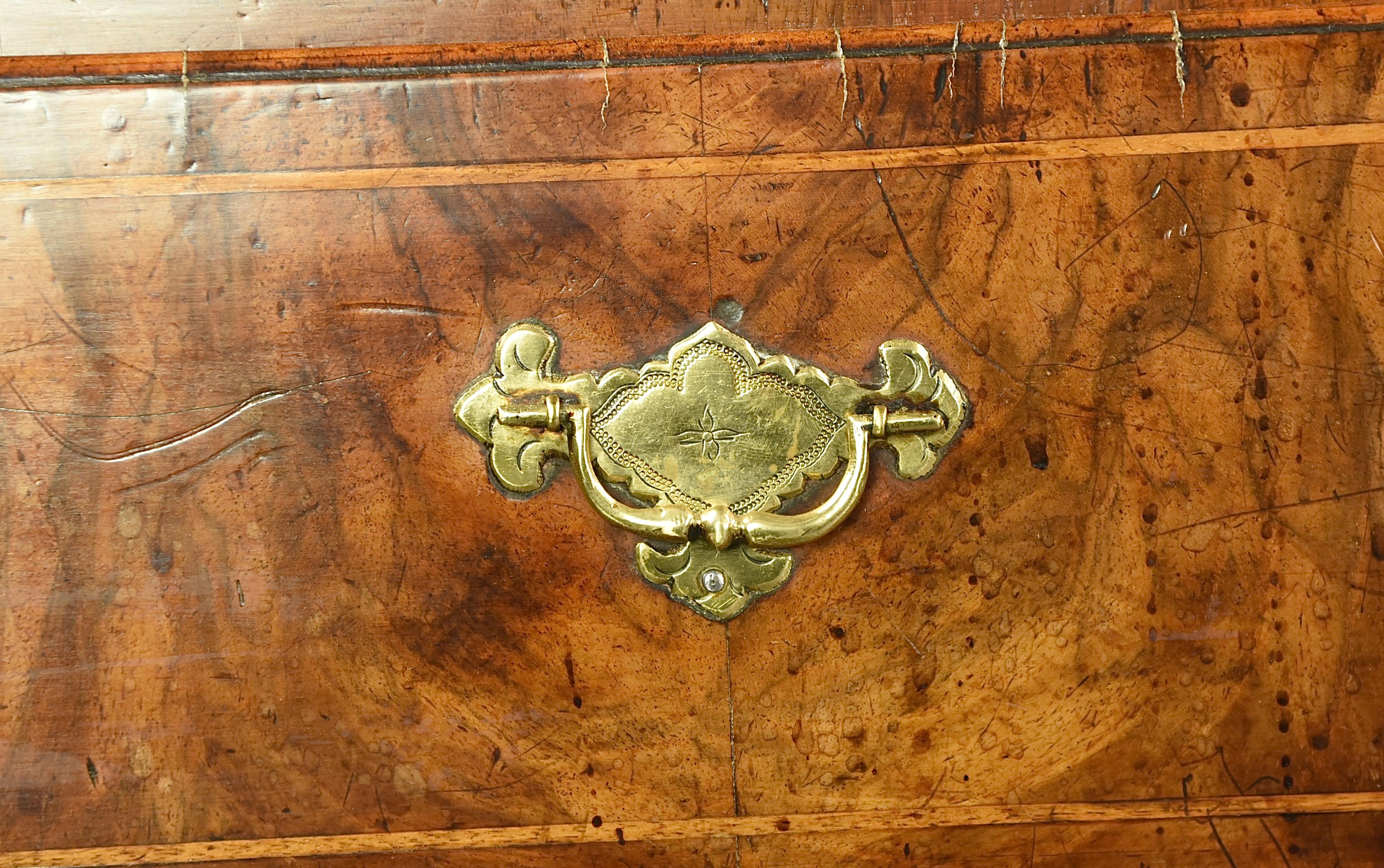 English 18th century Georgian walnut commode /chest of drawers  1
