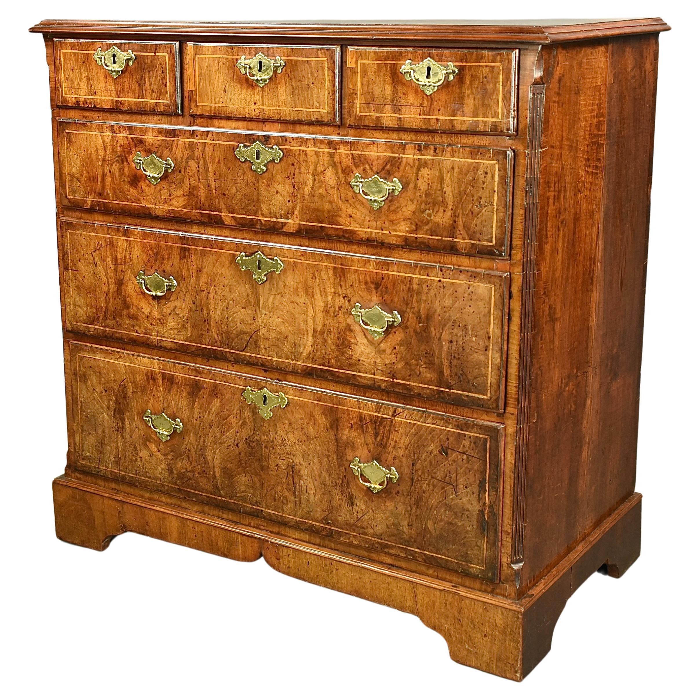 English 18th century Georgian walnut commode /chest of drawers 