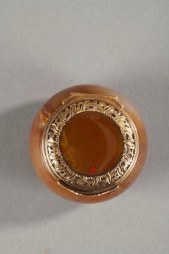 English 18th Century Gold-Mounted Agate Snuff-Box