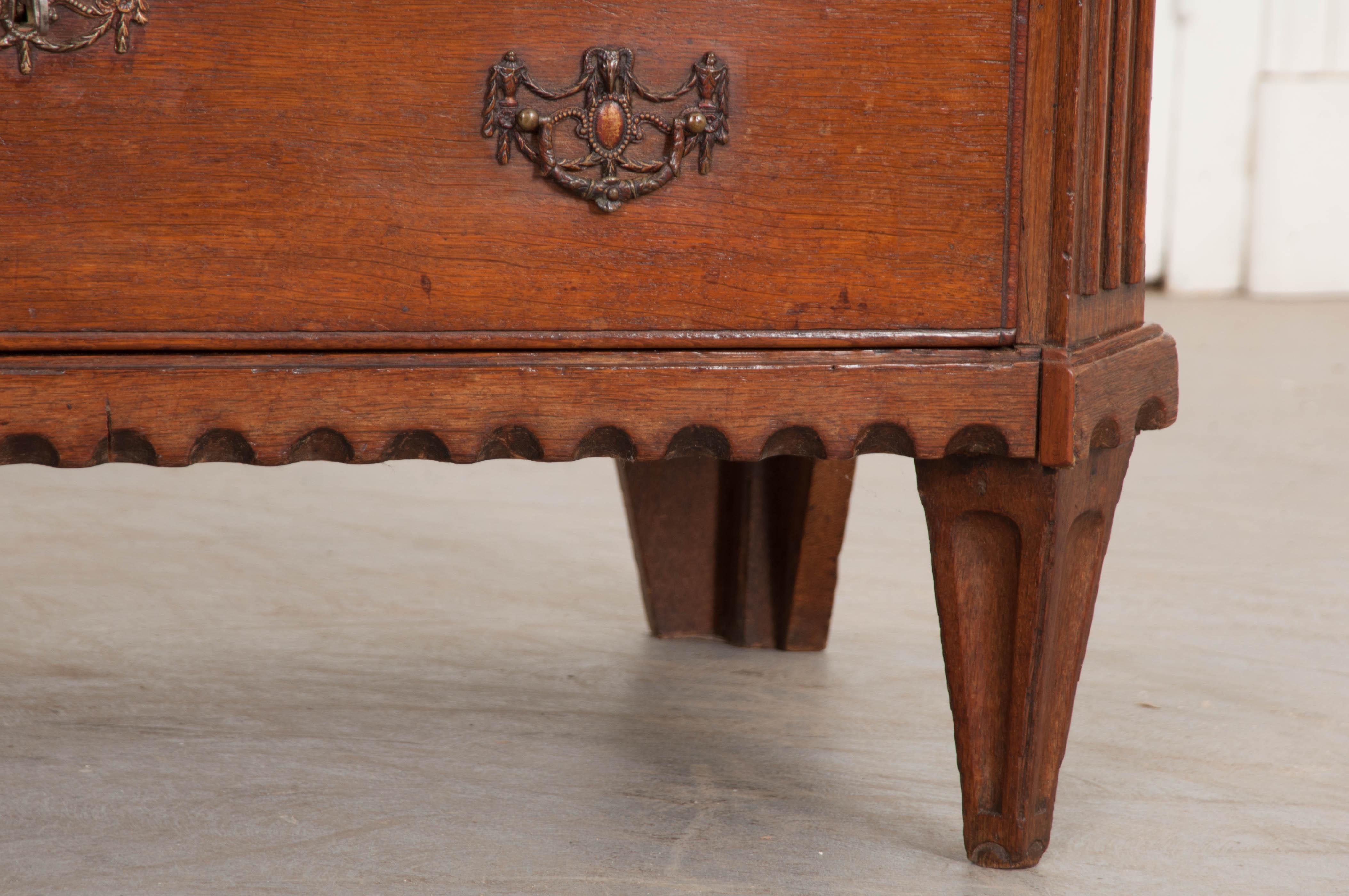 English 18th Century Jacobean Oak Chest of Drawers In Good Condition In Baton Rouge, LA