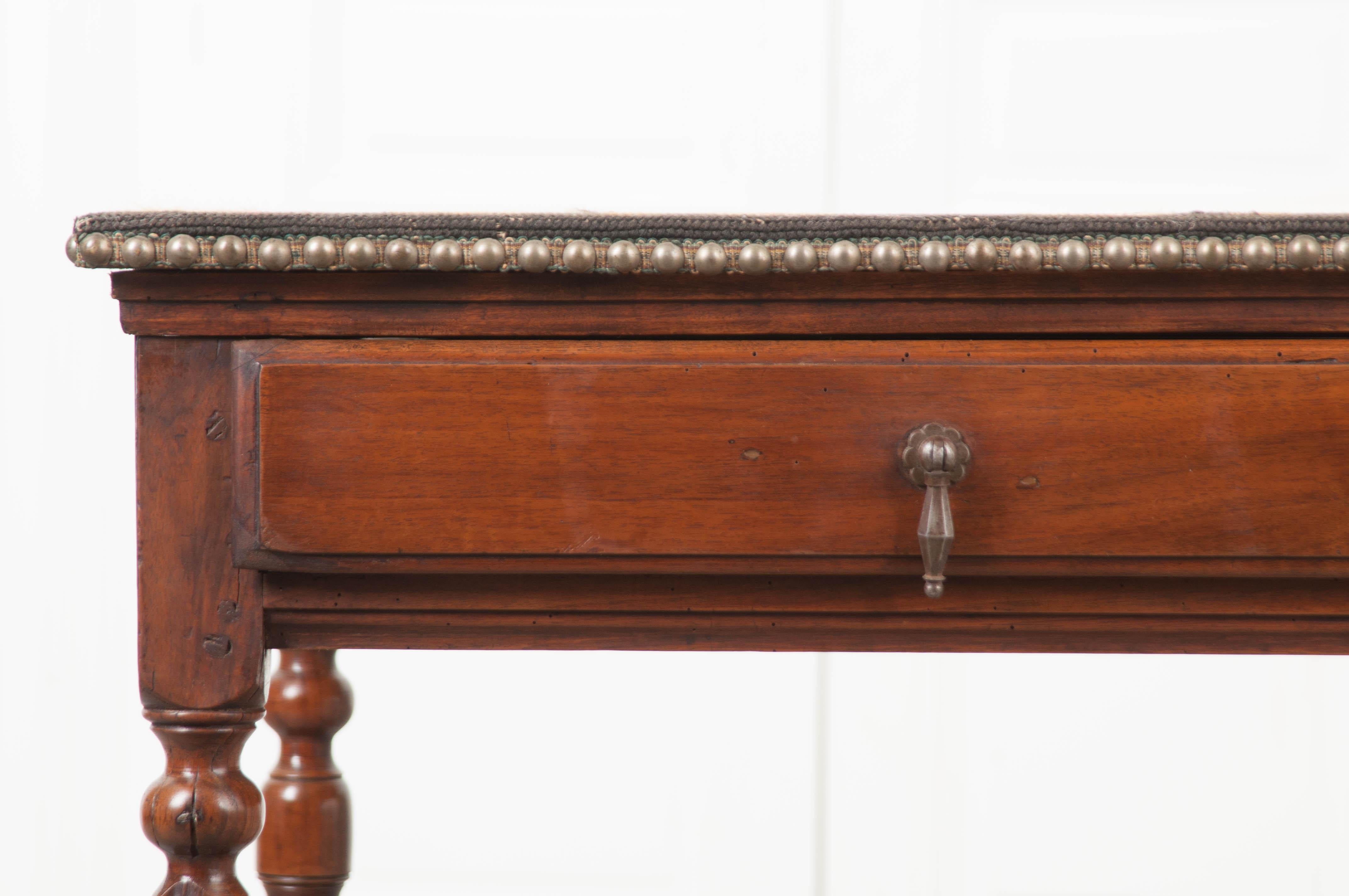 English 18th Century Jacobean-Style Oak Side Table For Sale 4