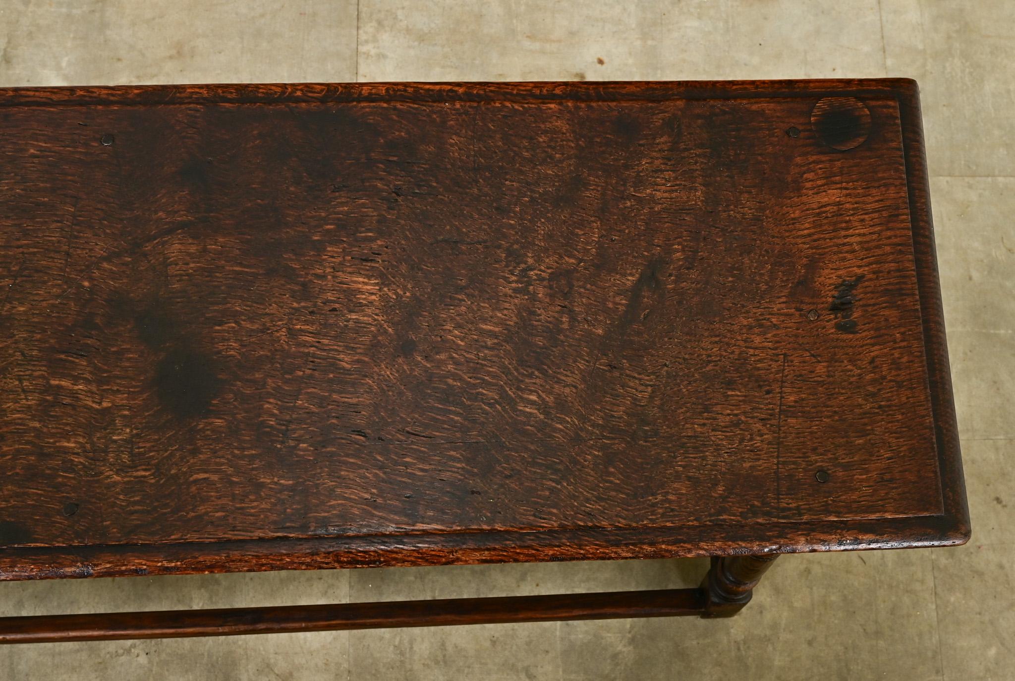Sculpté Banc anglais en Oak du 18ème siècle en vente