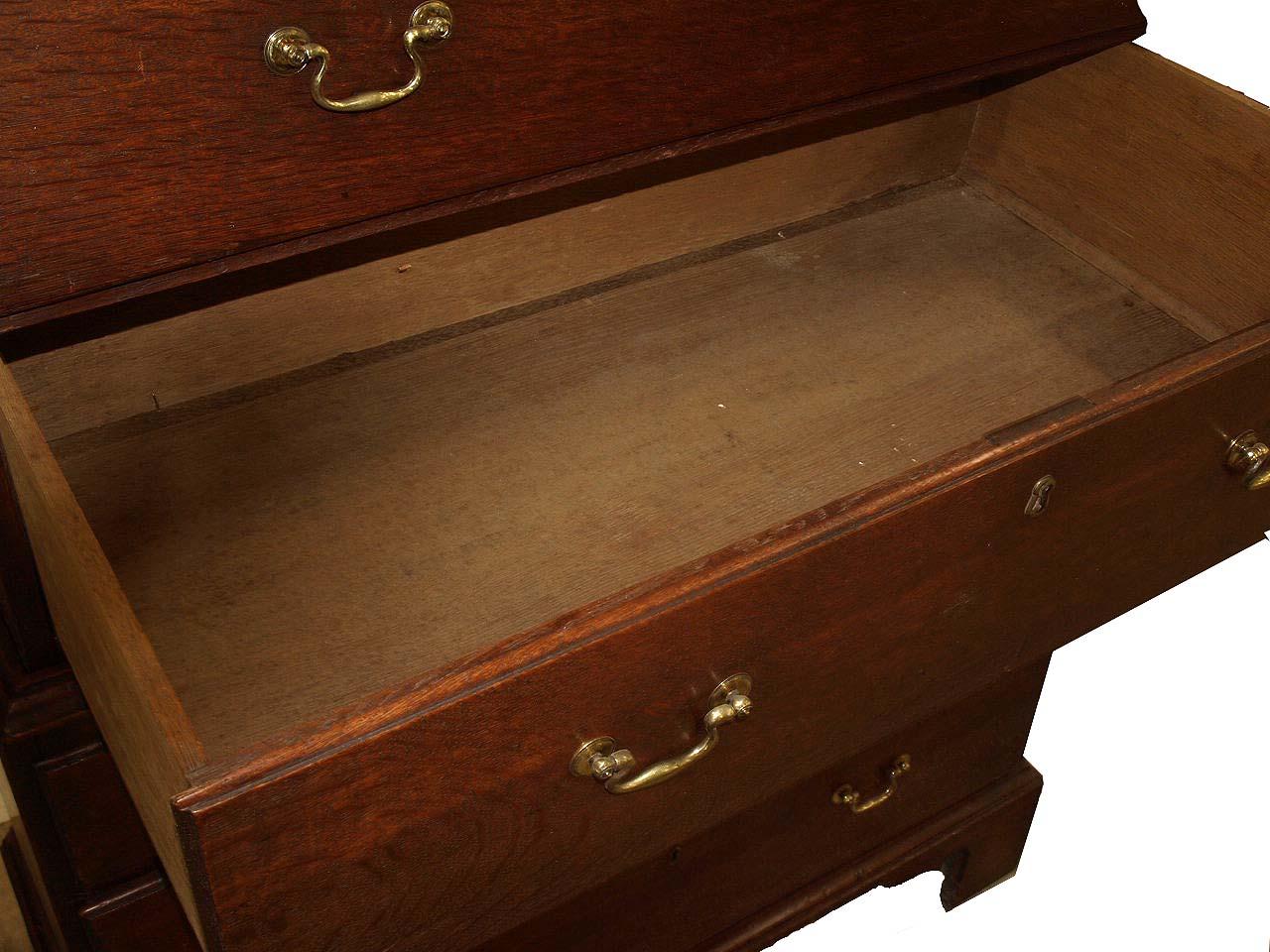 English 18th Century Oak Chest on Chest For Sale 2