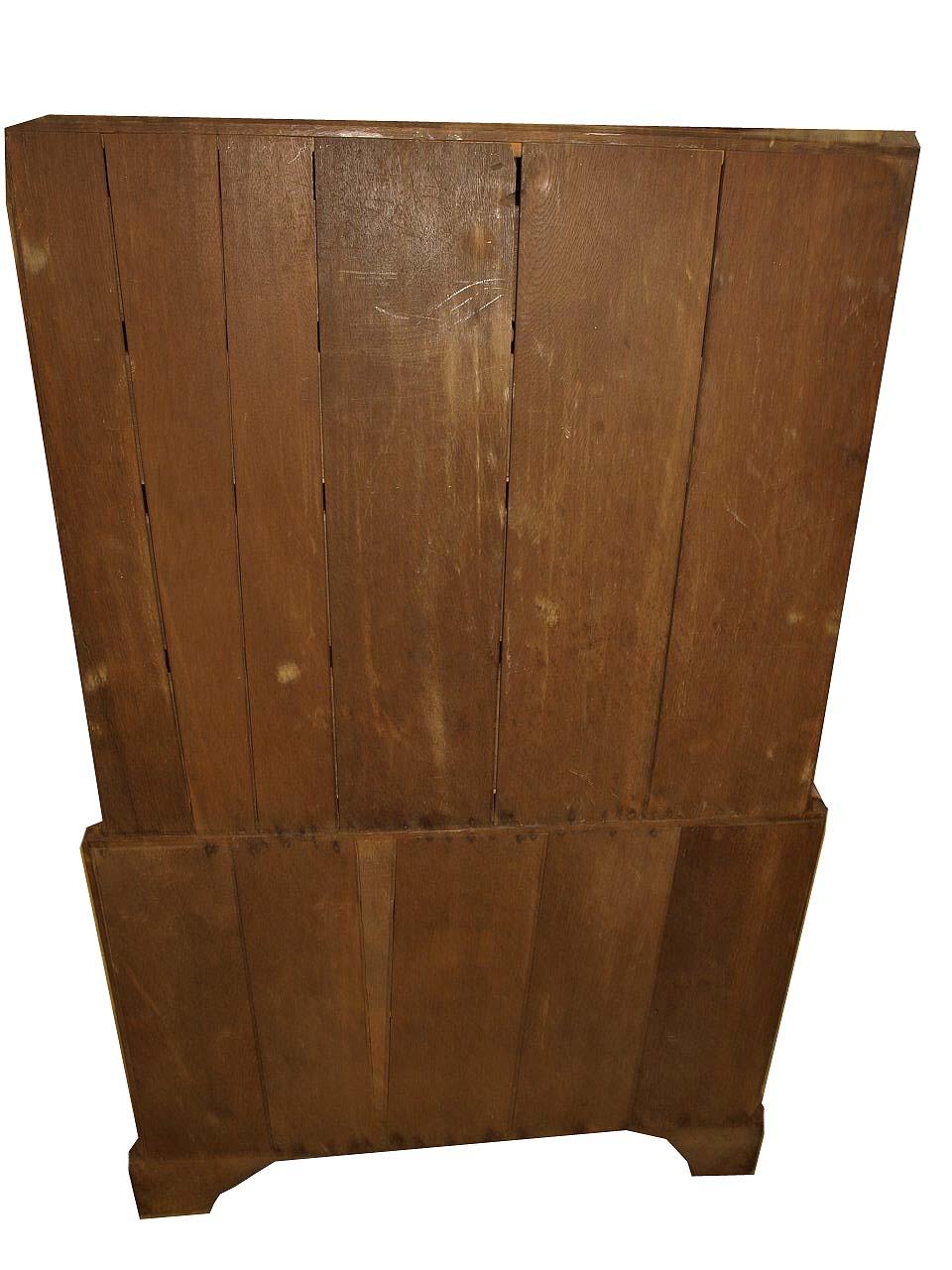 English 18th Century Oak Chest on Chest For Sale 4