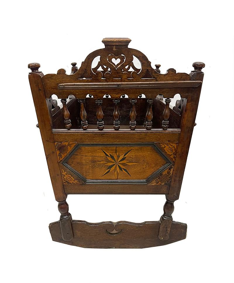 English 18th century oak children's cradle In Good Condition For Sale In Delft, NL