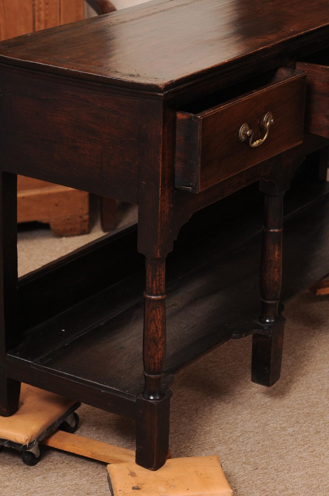 Servidor con base de tocador de roble inglés del siglo XVIII con 3 cajones Inglés en venta