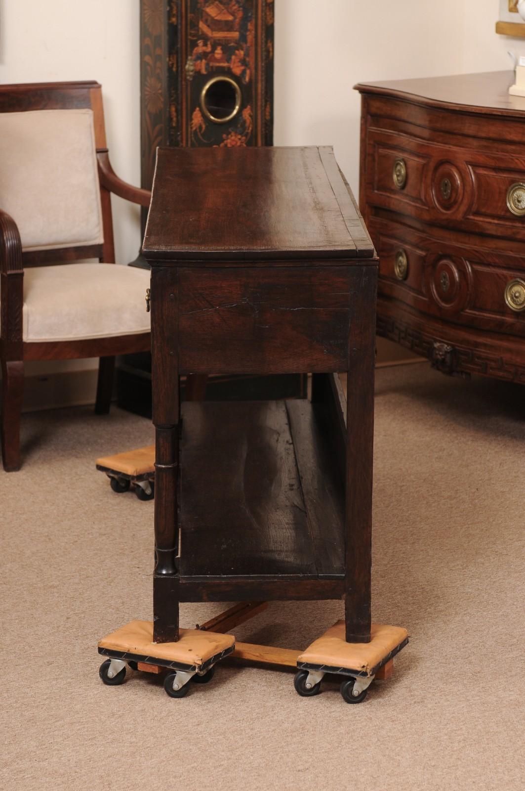 Servidor con base de tocador de roble inglés del siglo XVIII con 3 cajones en venta 3