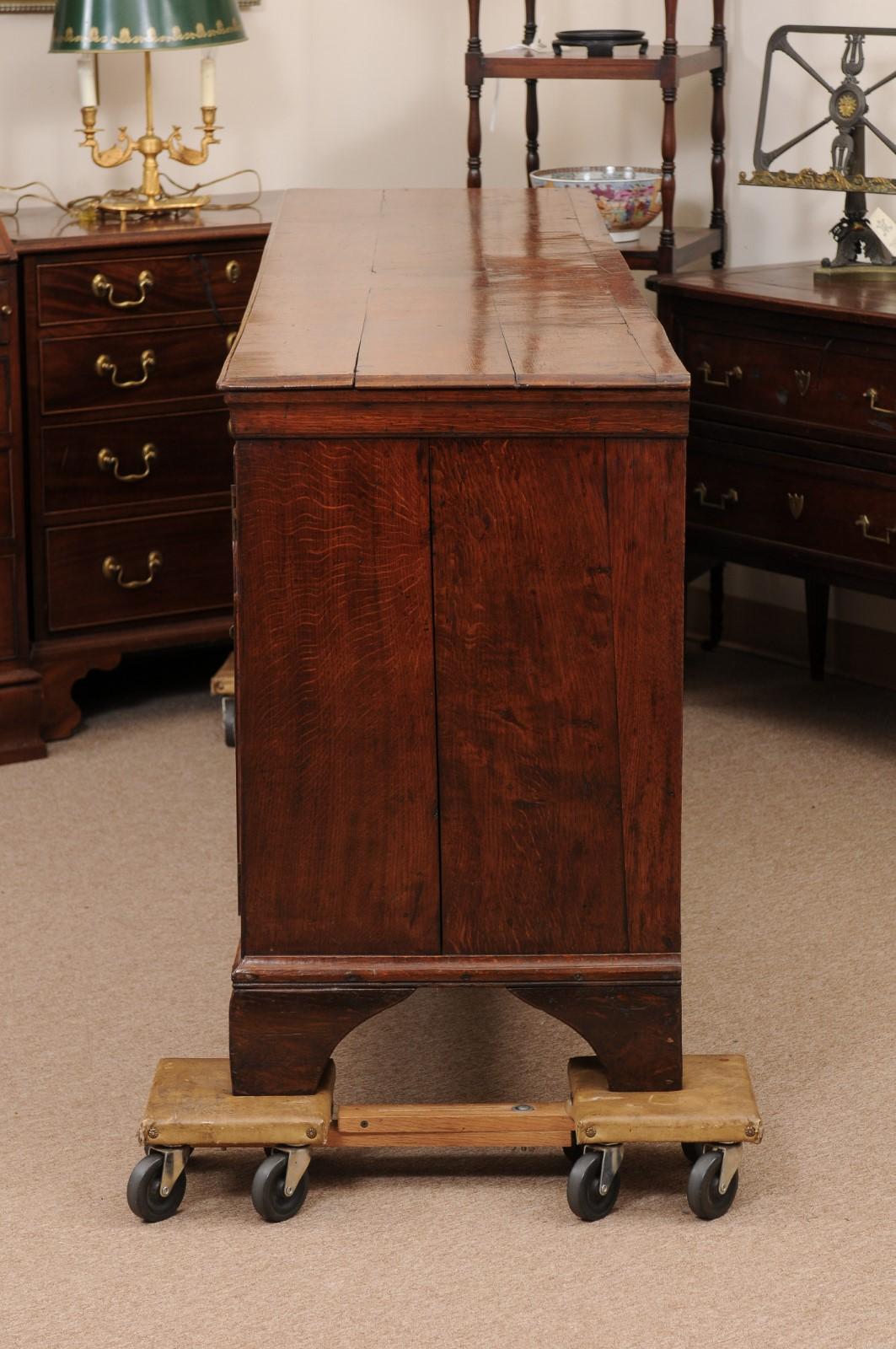 English 18th Century Oak Dresser Base with 6 Drawers & 2 Cabinet Doors For Sale 7