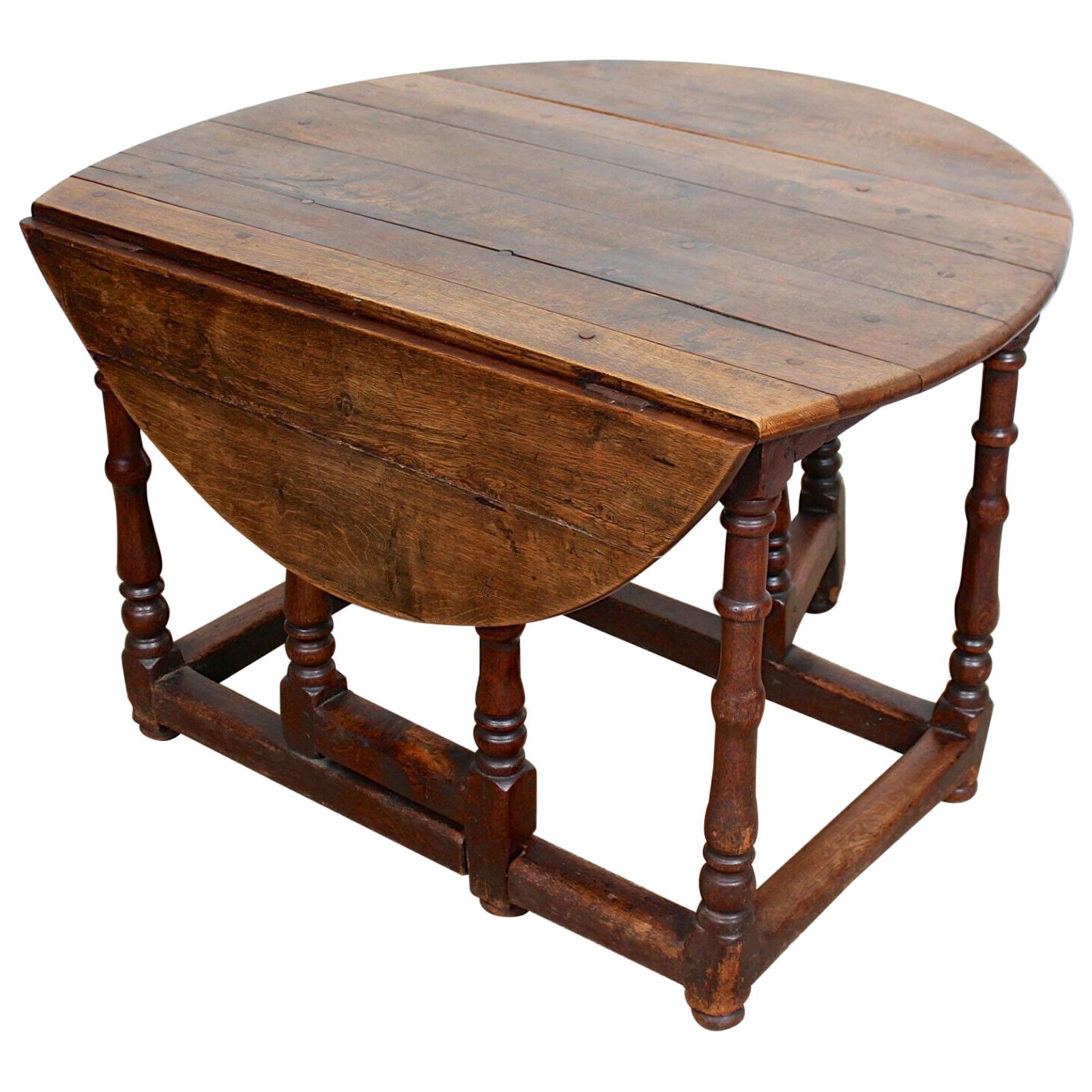 English 18th Century Oak Gateleg Dining Table For Sale at 1stDibs
