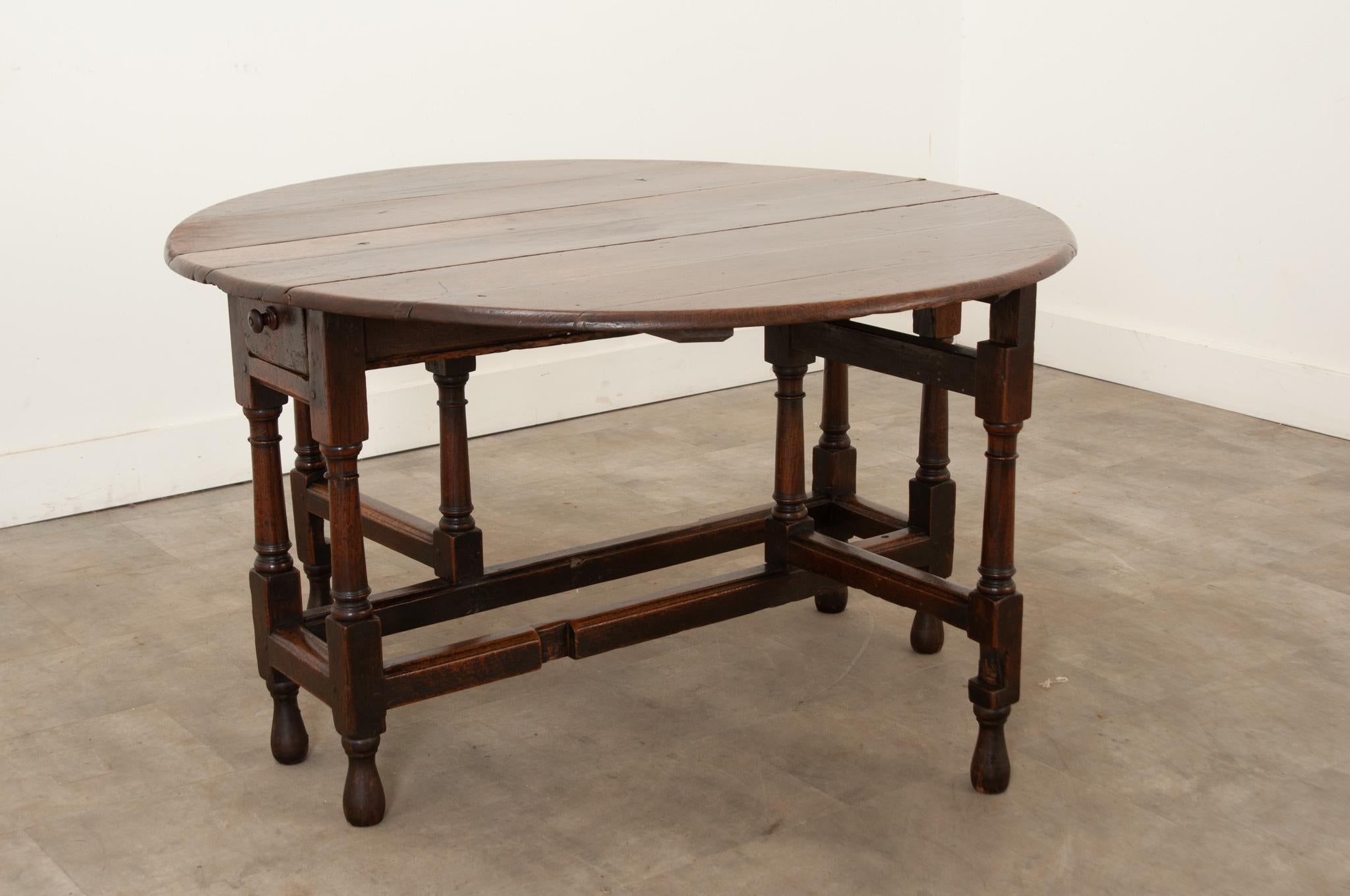 English 18th Century Oak Gateleg Oval Table For Sale 3