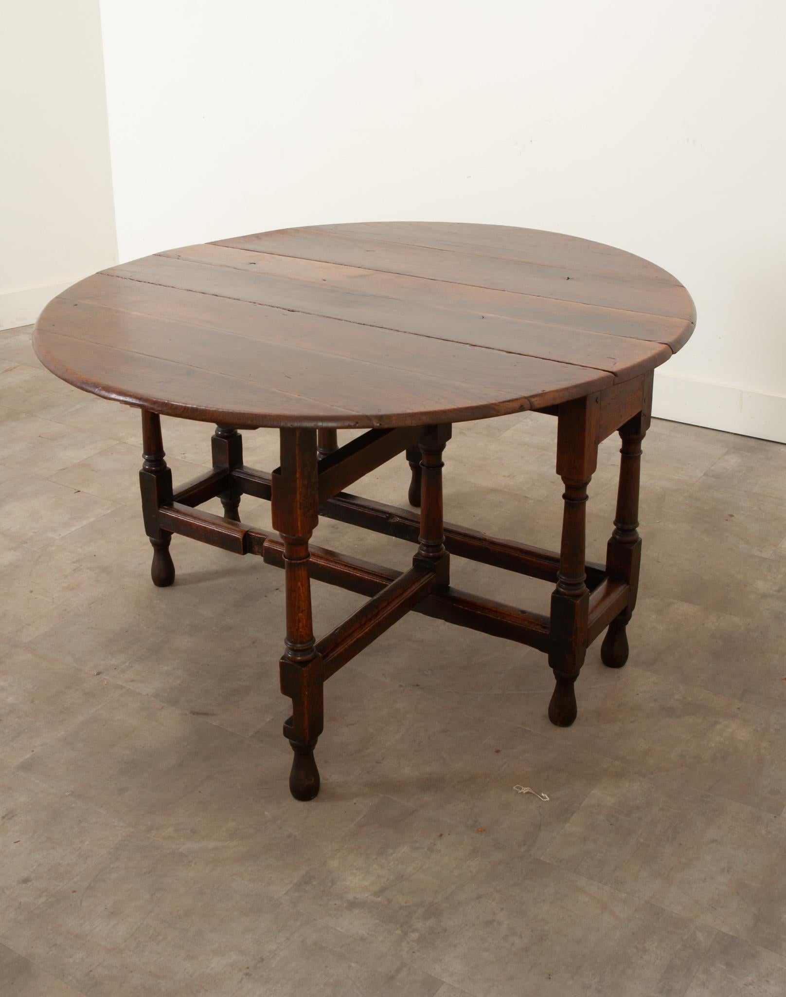 English 18th Century Oak Gateleg Oval Table For Sale 5