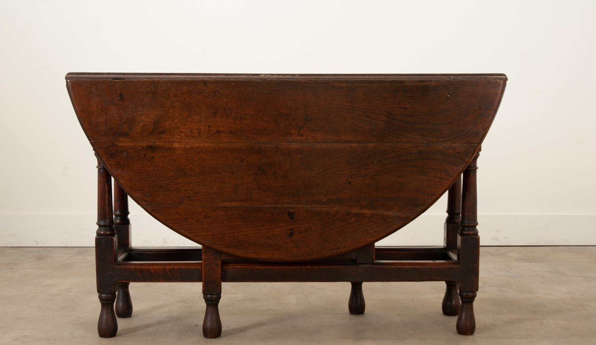 English 18th Century Oak Gateleg Oval Table For Sale 6