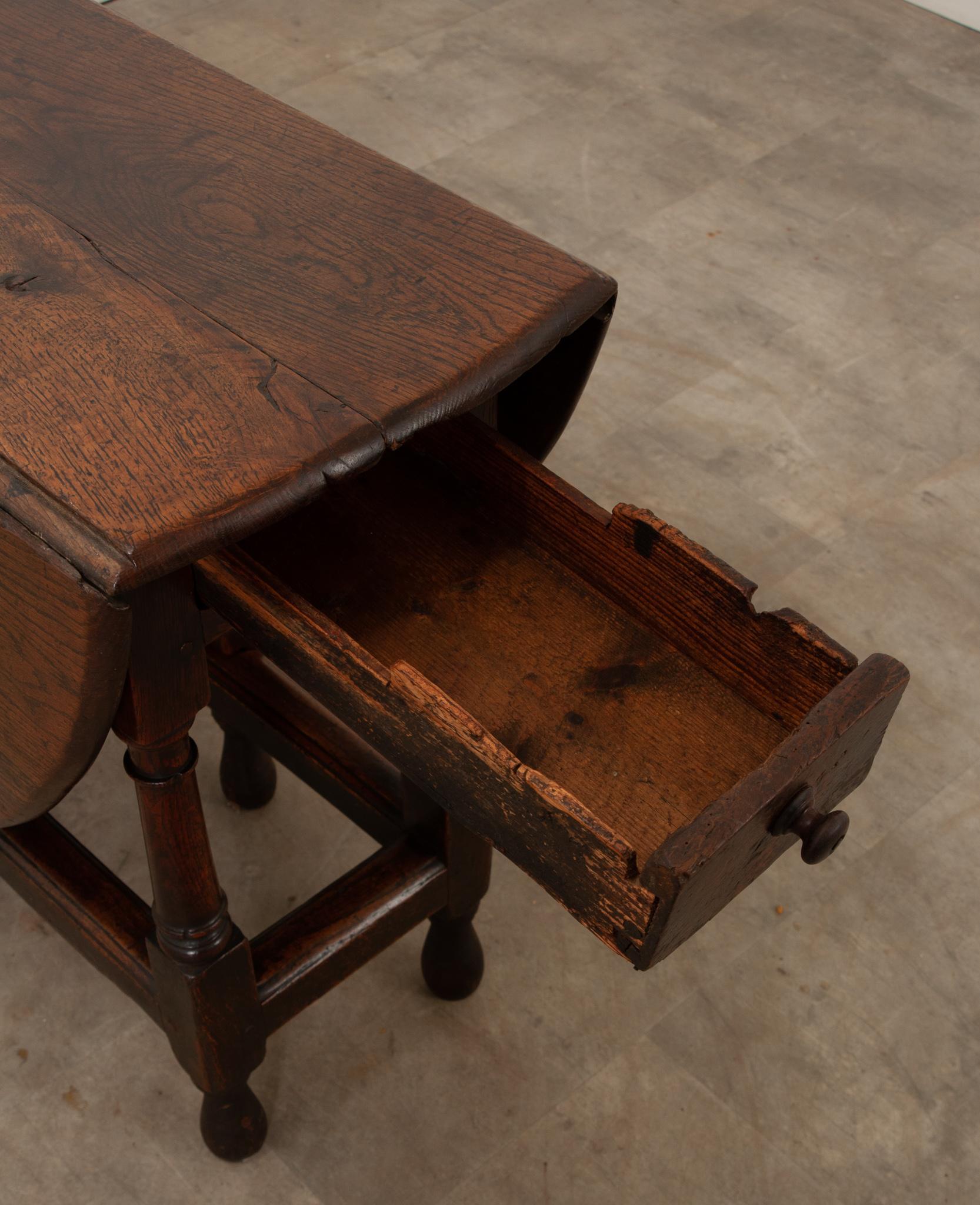 French English 18th Century Oak Gateleg Oval Table For Sale