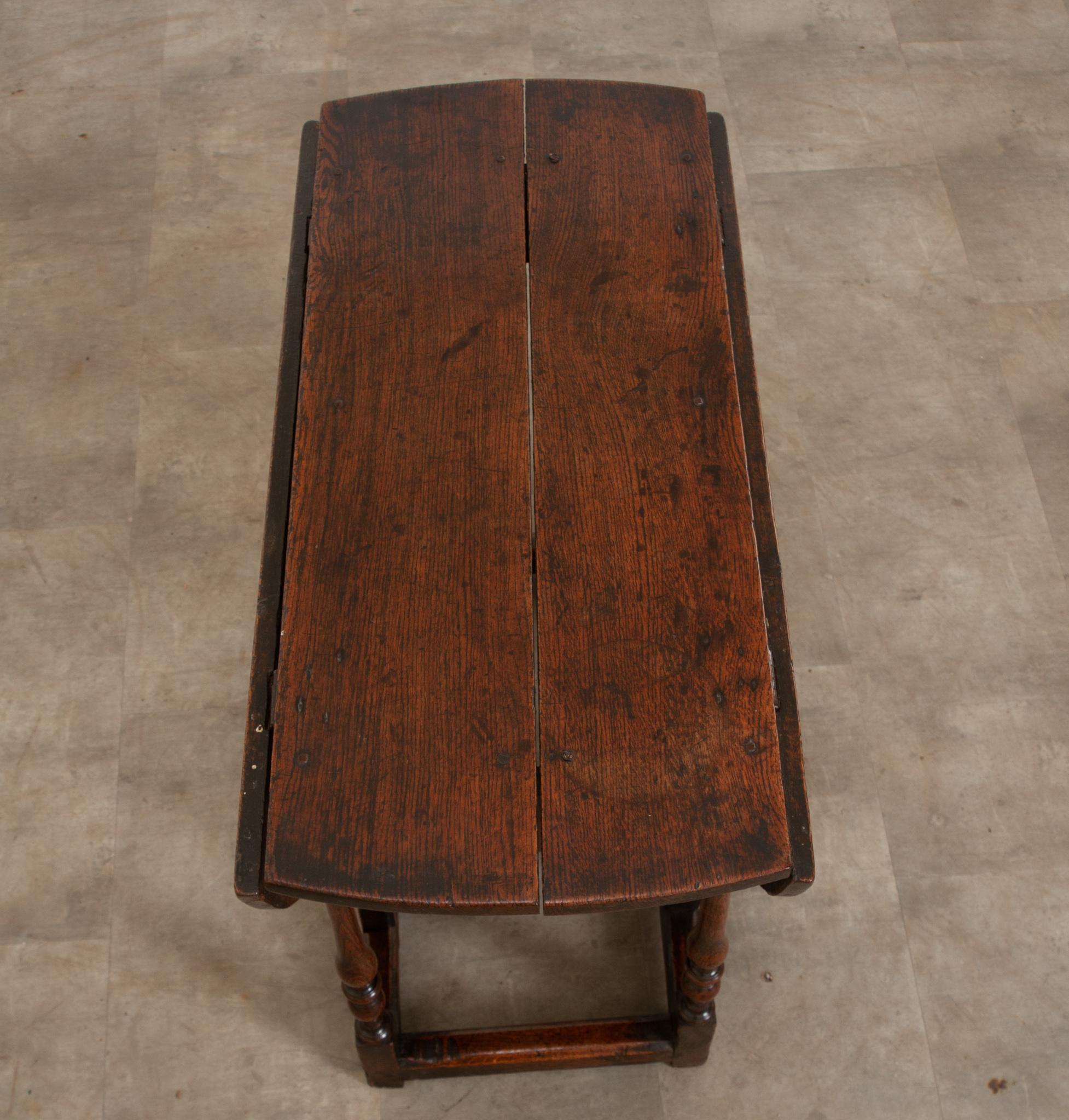 English 18th Century Oak Gateleg Table 6