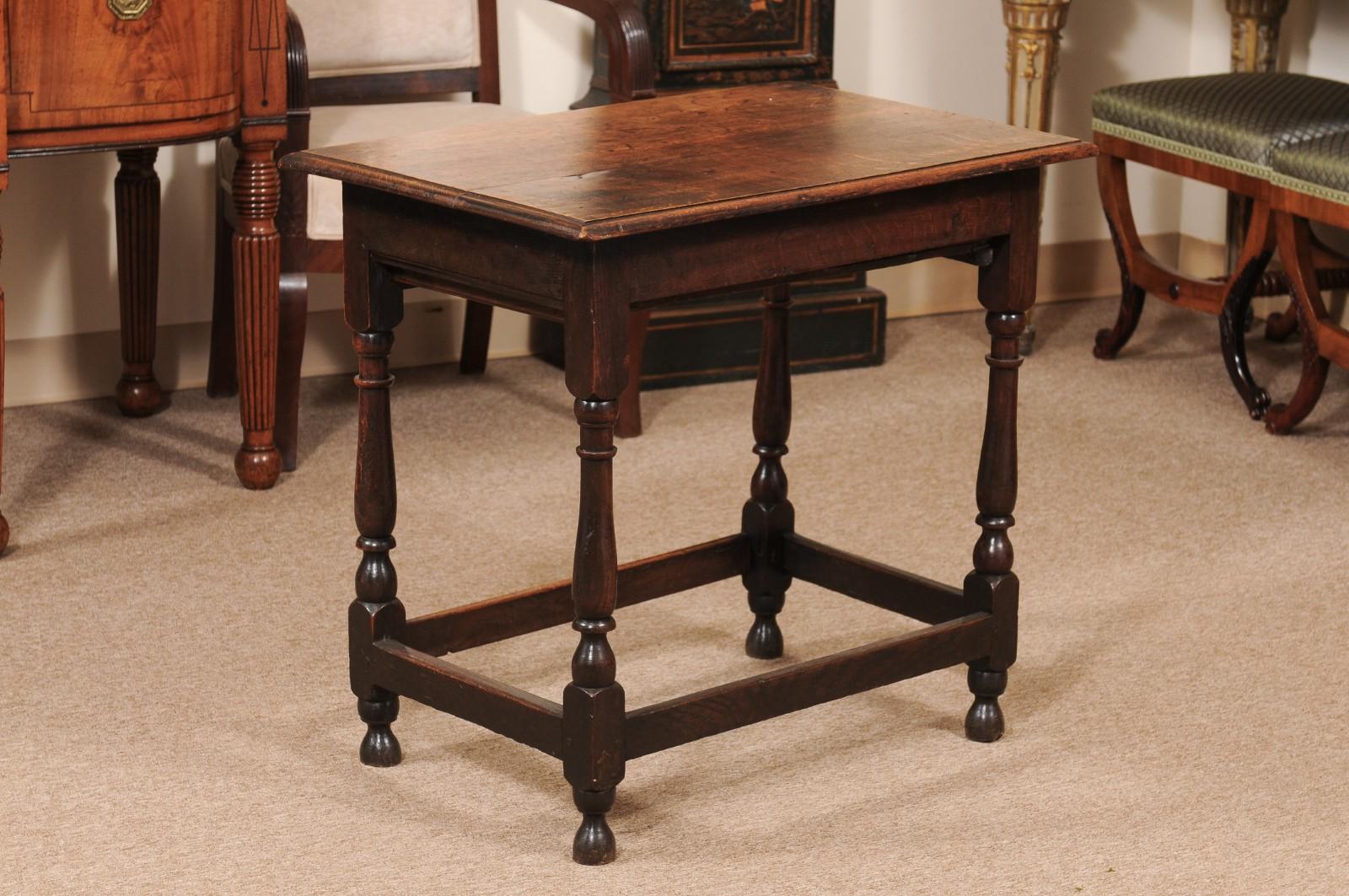 English 18th Century Oak Side Table with Drawer and Box Stretcher For Sale 6