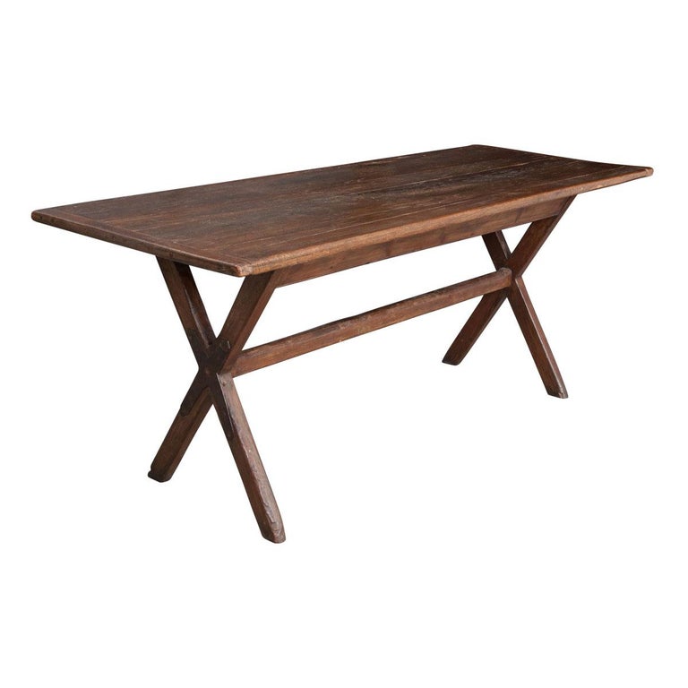 English 18th Century Oak Tavern Table For Sale at 1stdibs