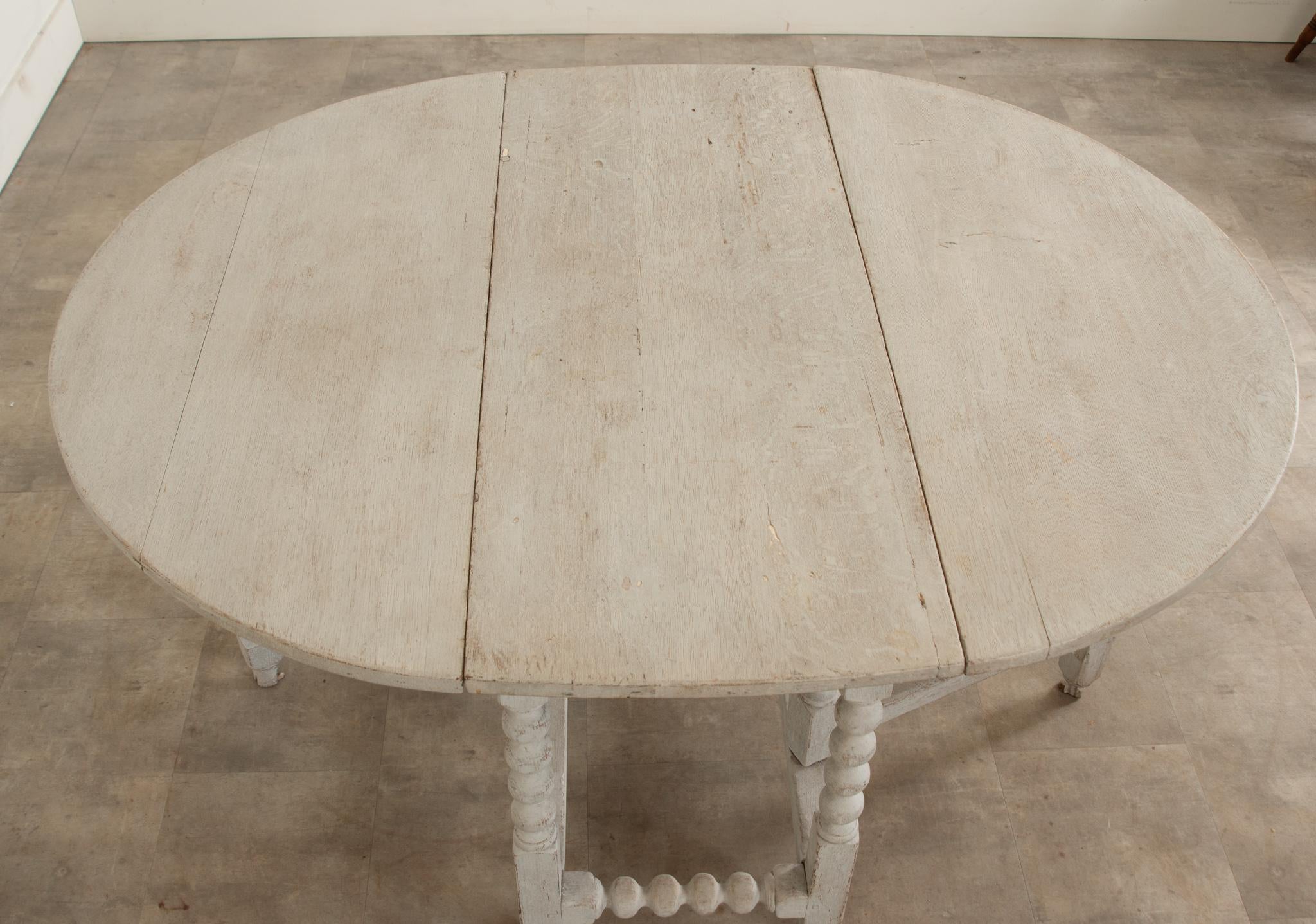 English 18th Century Painted Gateleg Table 3