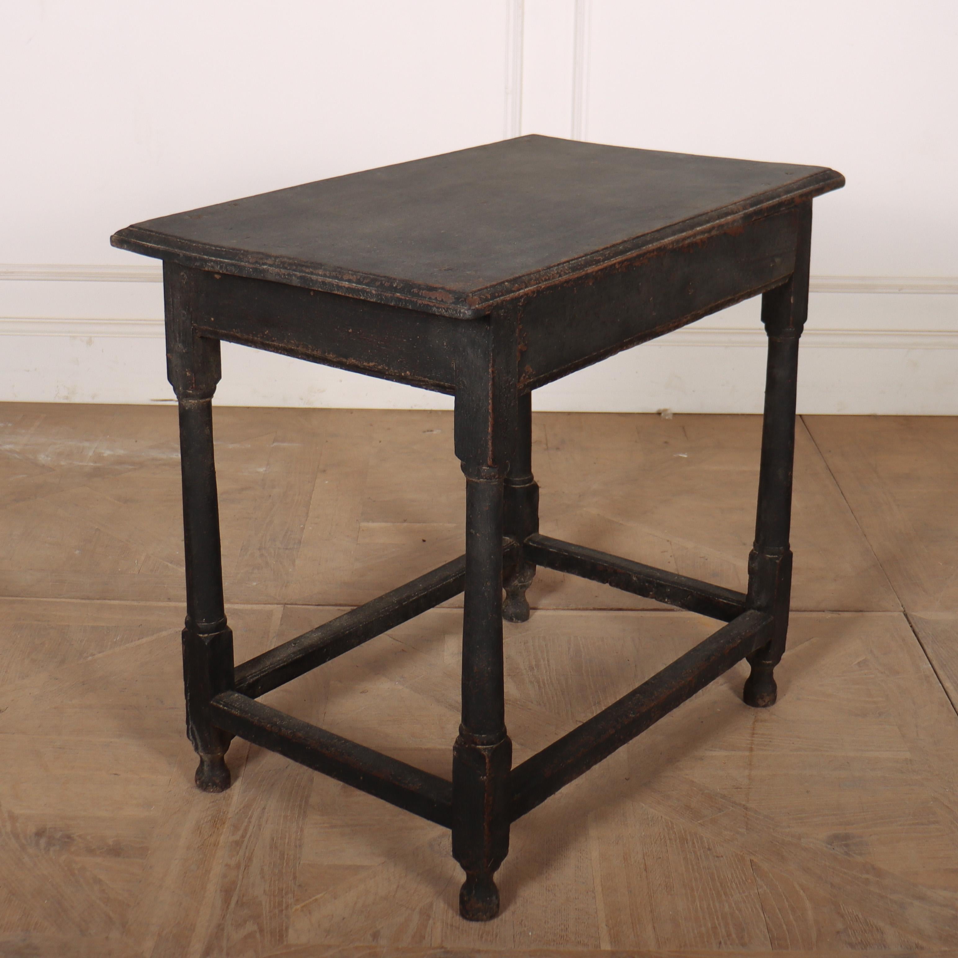 Mesa de lámpara pintada inglesa del siglo XVIII siglo XVIII y antes en venta