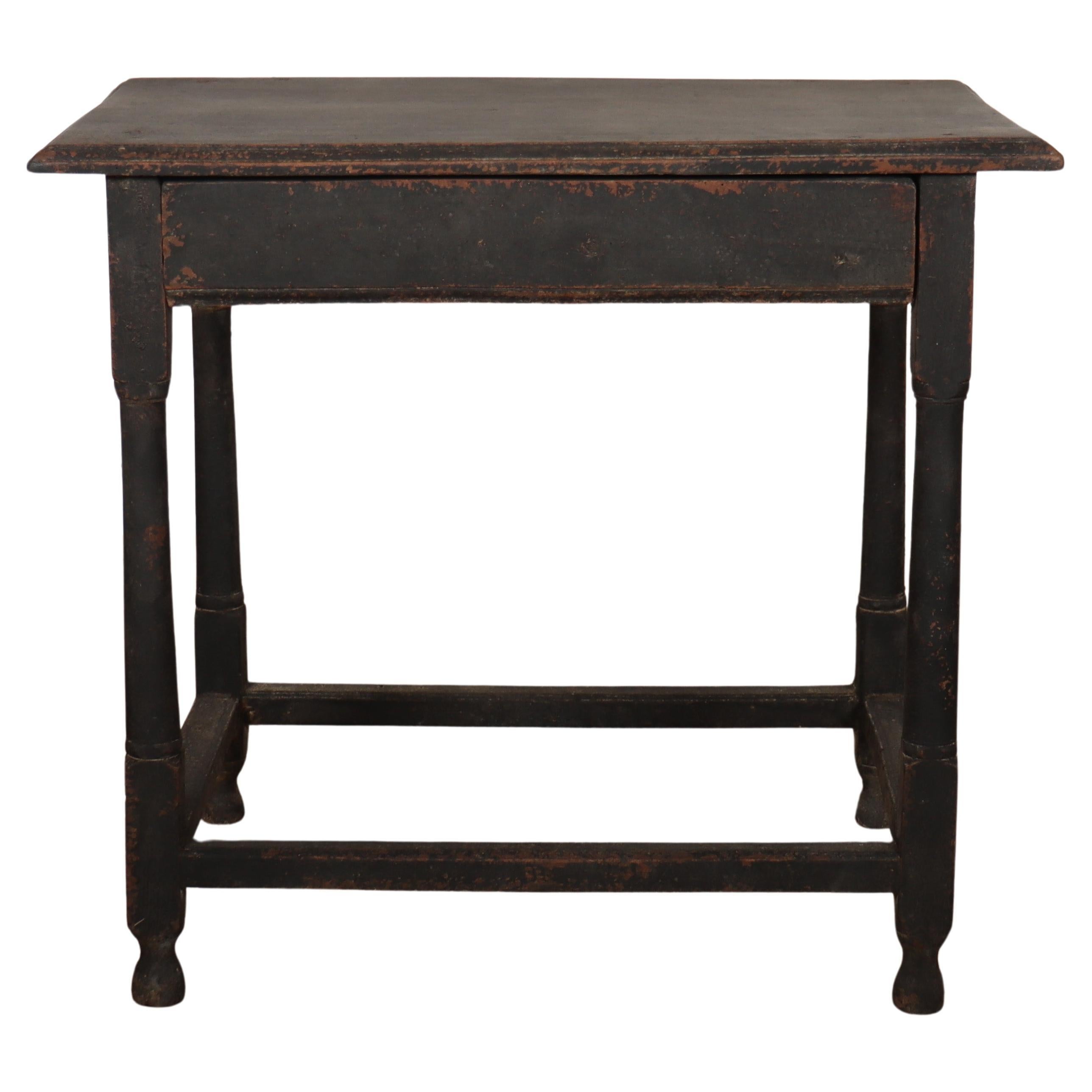 Table de lampe peinte anglaise du XVIIIe siècle
