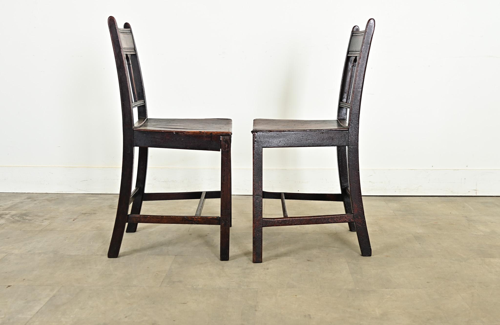Paire de fauteuils d'appoint anglais George III du 18ème siècle en vente 2