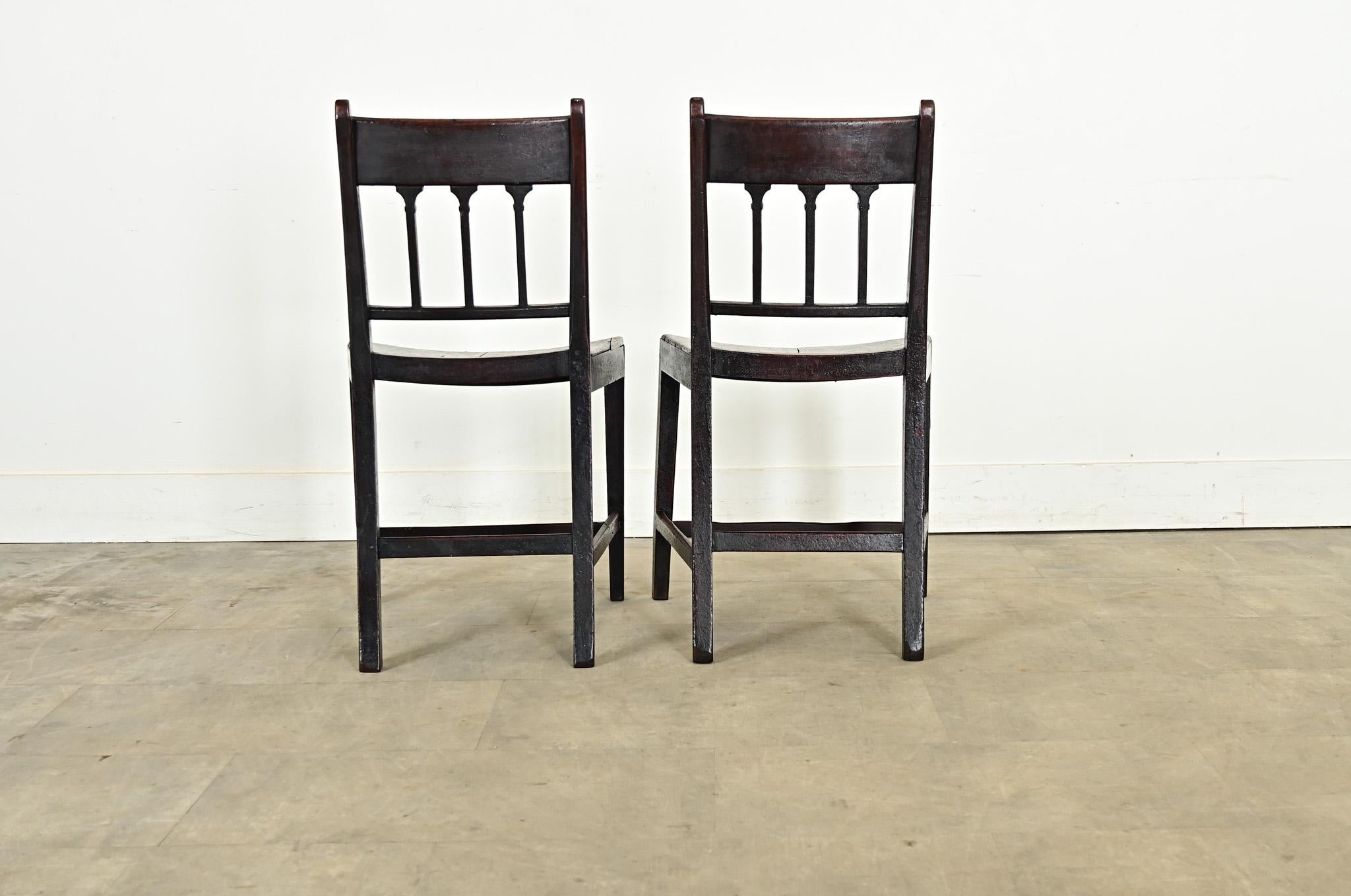 Paire de fauteuils d'appoint anglais George III du 18ème siècle en vente 3