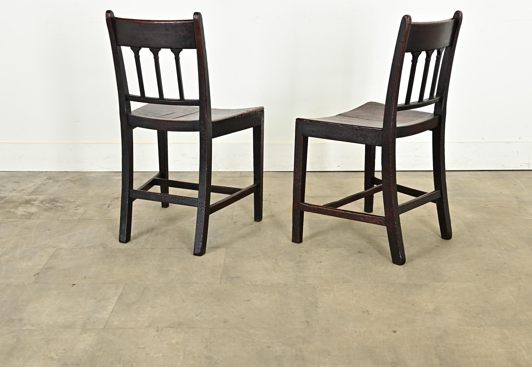 Paire de fauteuils d'appoint anglais George III du 18ème siècle en vente 4