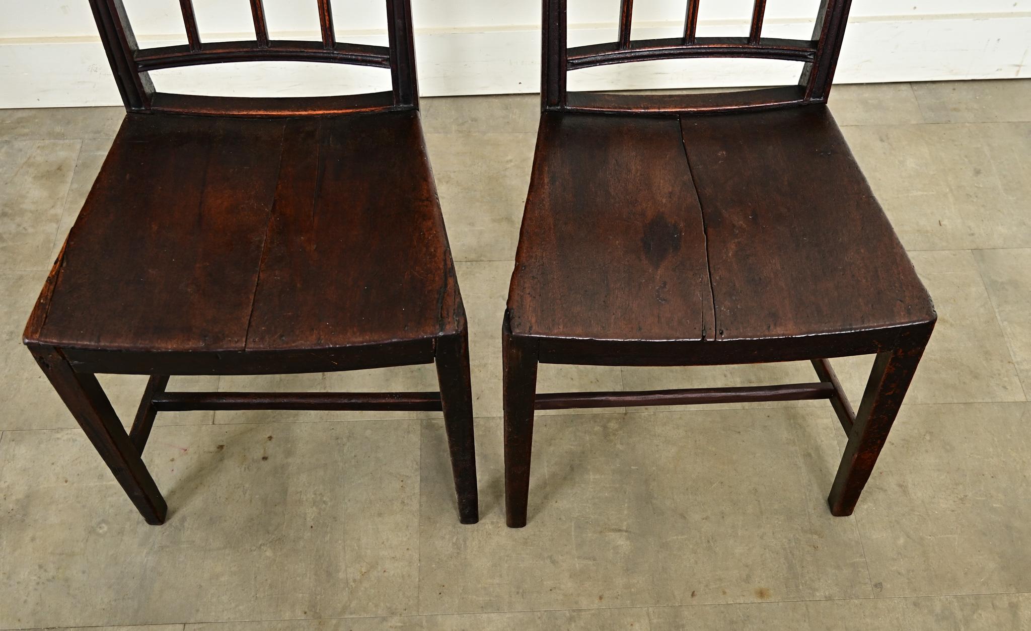 Sculpté Paire de fauteuils d'appoint anglais George III du 18ème siècle en vente