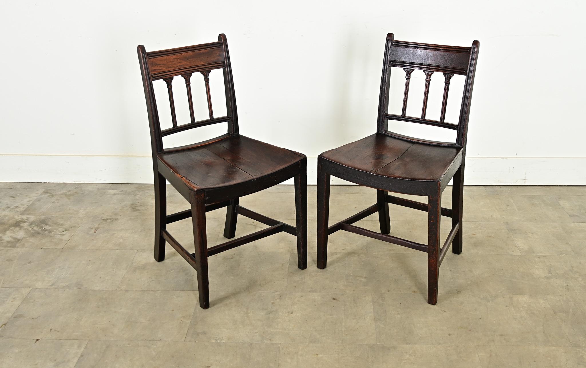 Chêne Paire de fauteuils d'appoint anglais George III du 18ème siècle en vente
