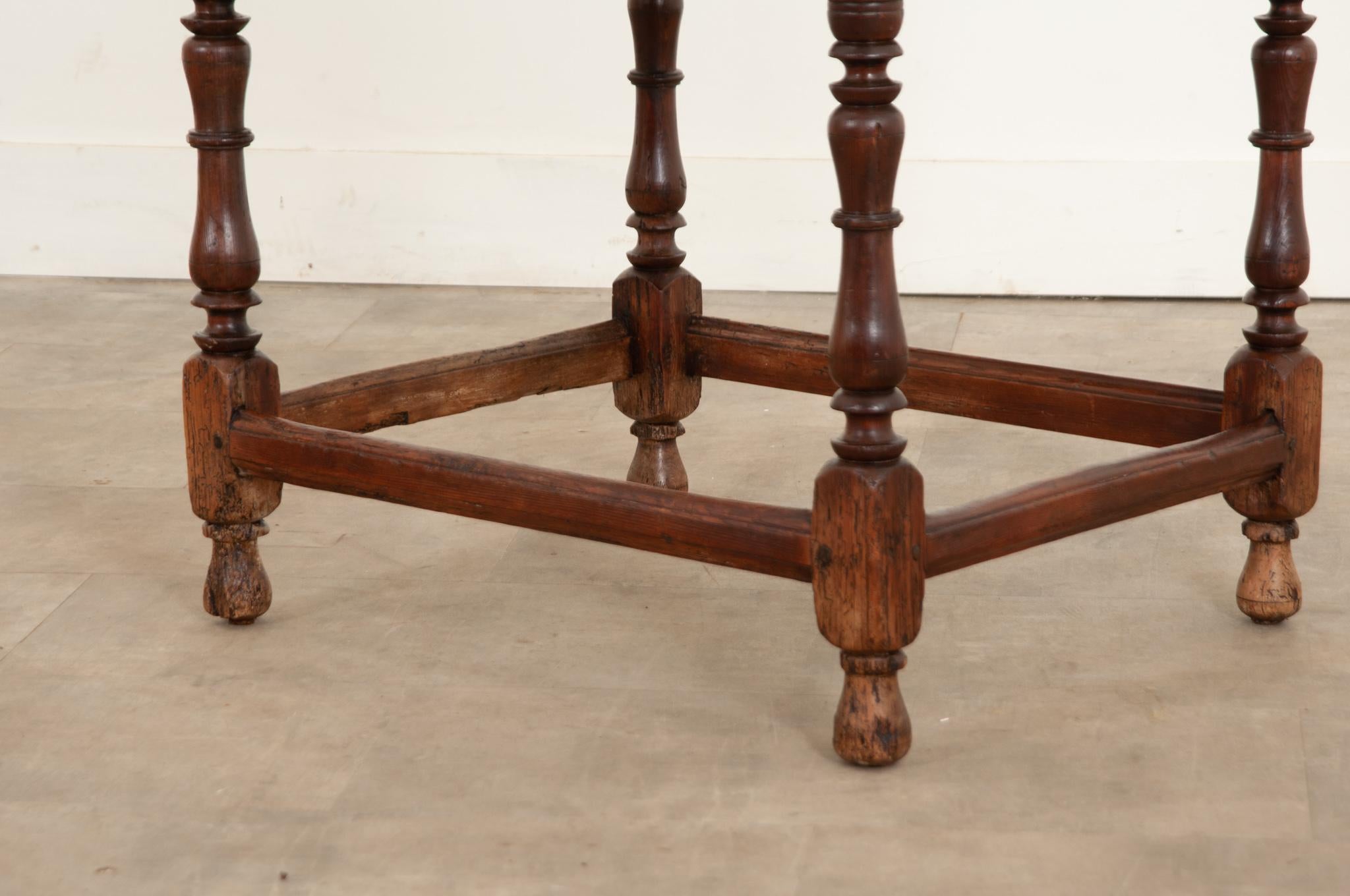 18th Century and Earlier English 18th Century Pine Side Table For Sale