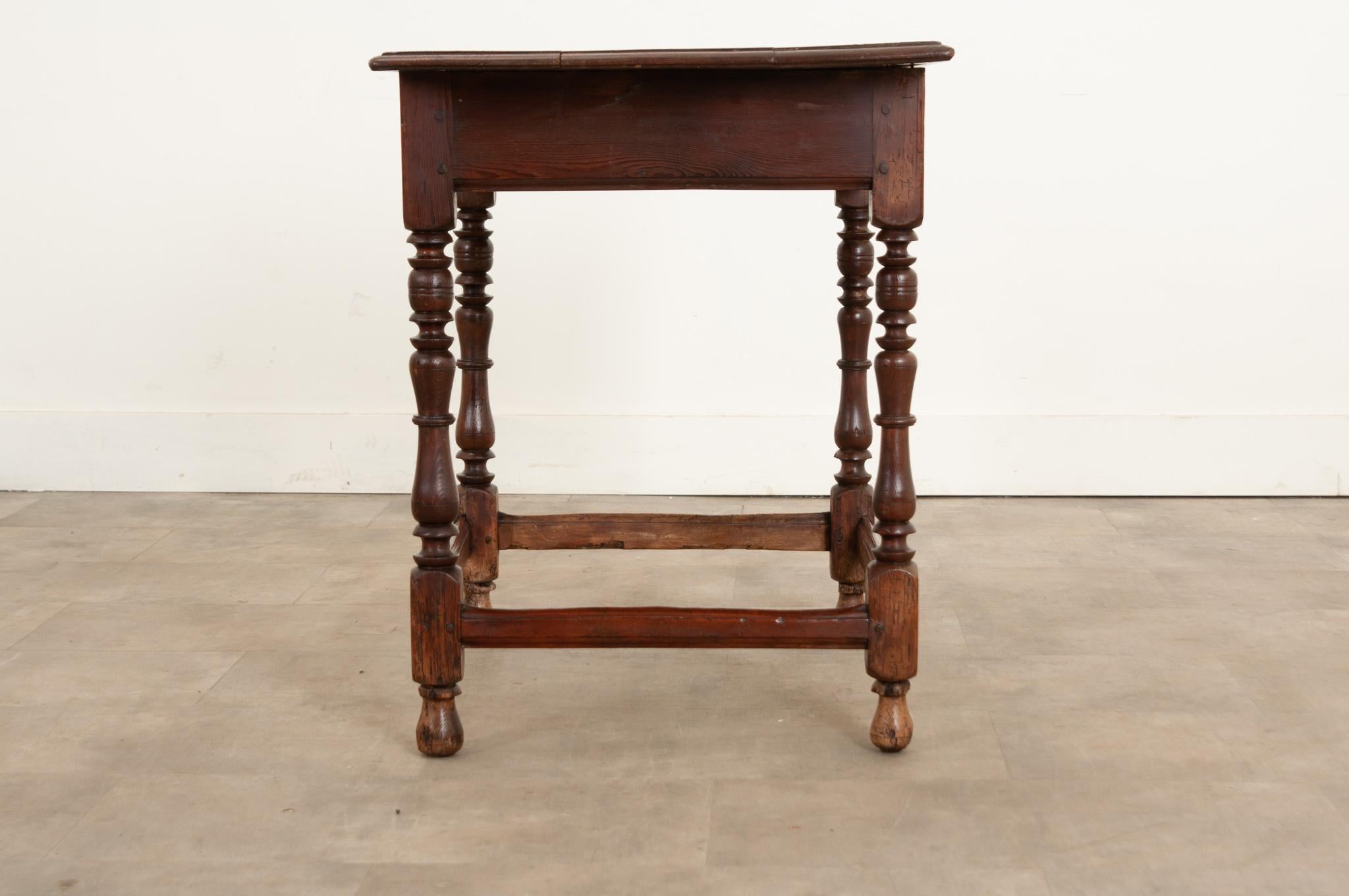 English 18th Century Pine Side Table For Sale 2