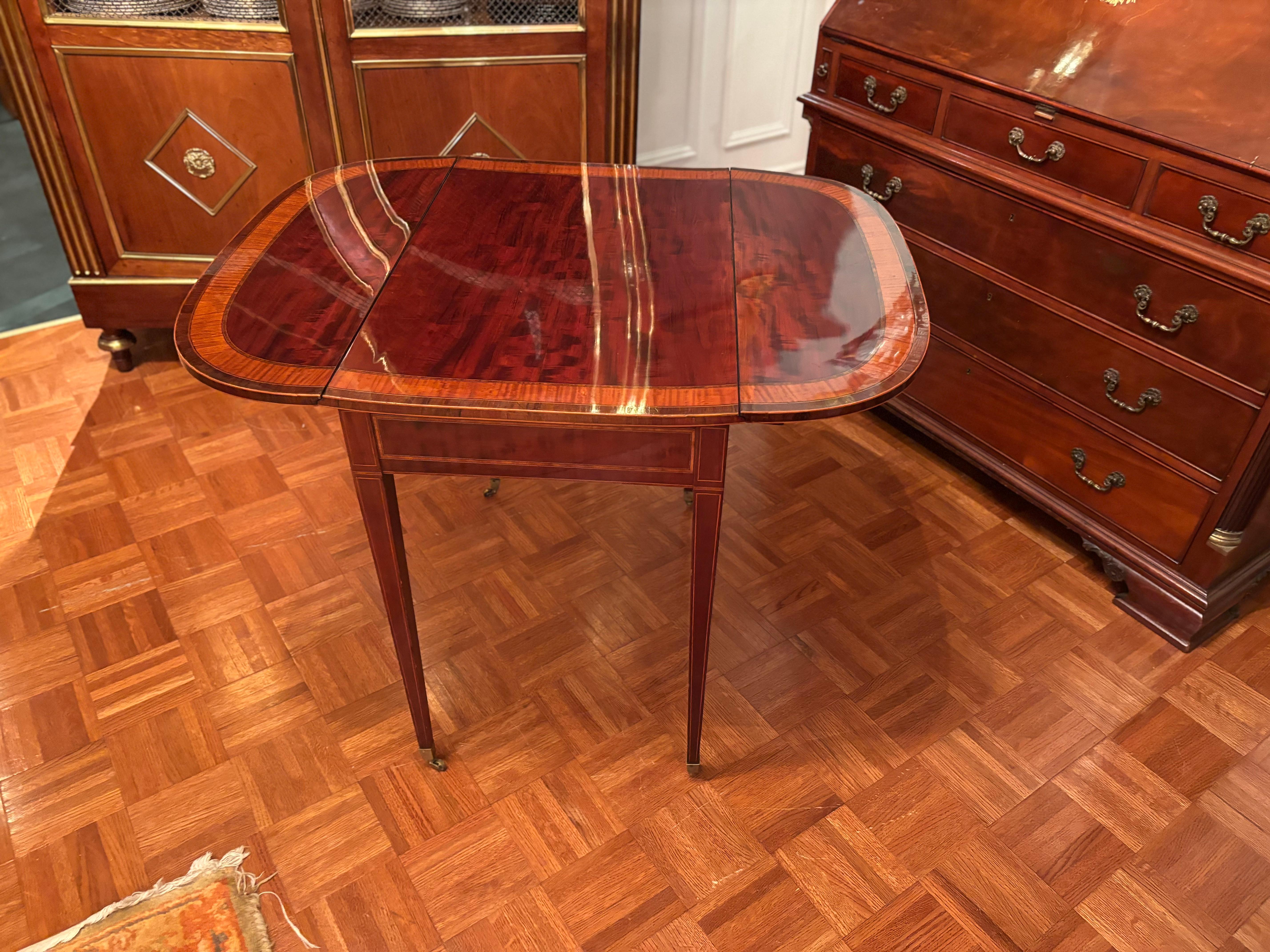 XVIIIe siècle Table à abattant anglaise Sheraton Pembroke du 18ème siècle en vente