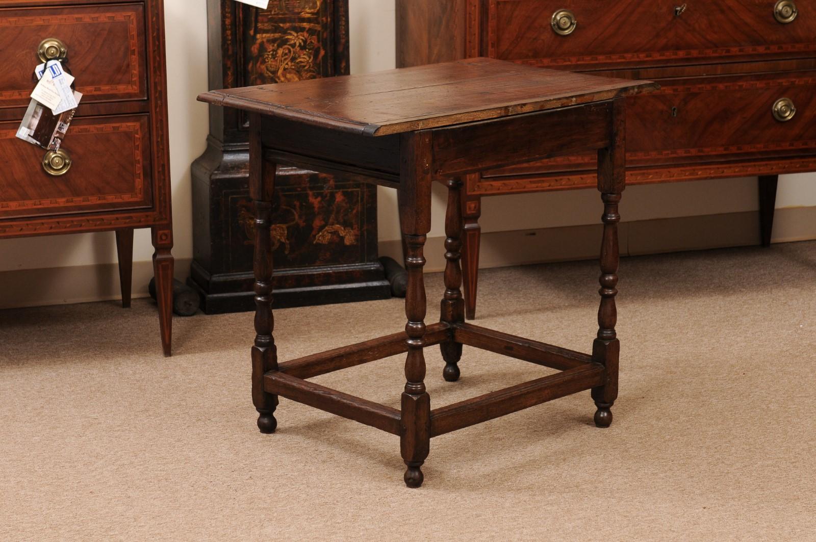 English 18th century Side Table with 1 Drawer, Turned Legs & Box Stretcher 7
