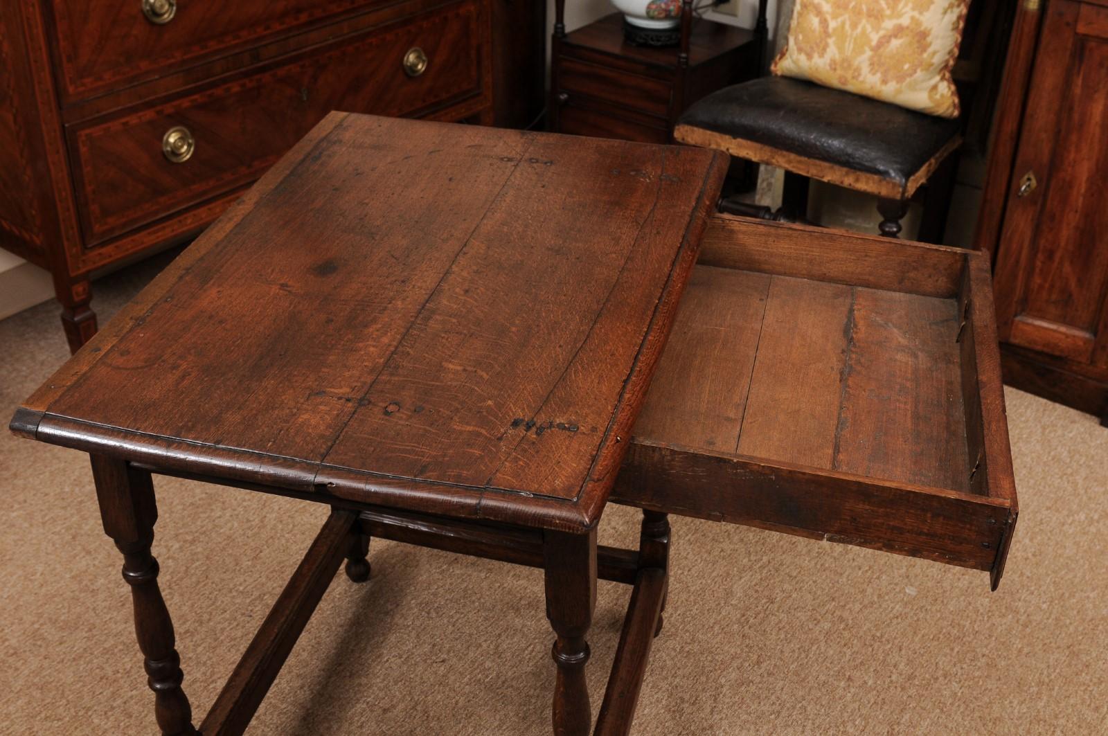 English 18th century Side Table with 1 Drawer, Turned Legs & Box Stretcher 3