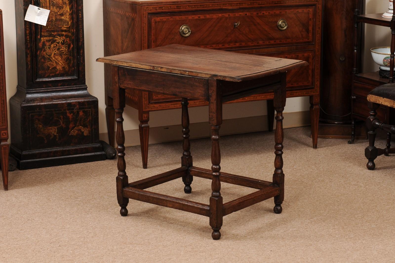 English 18th century Side Table with 1 Drawer, Turned Legs & Box Stretcher 5