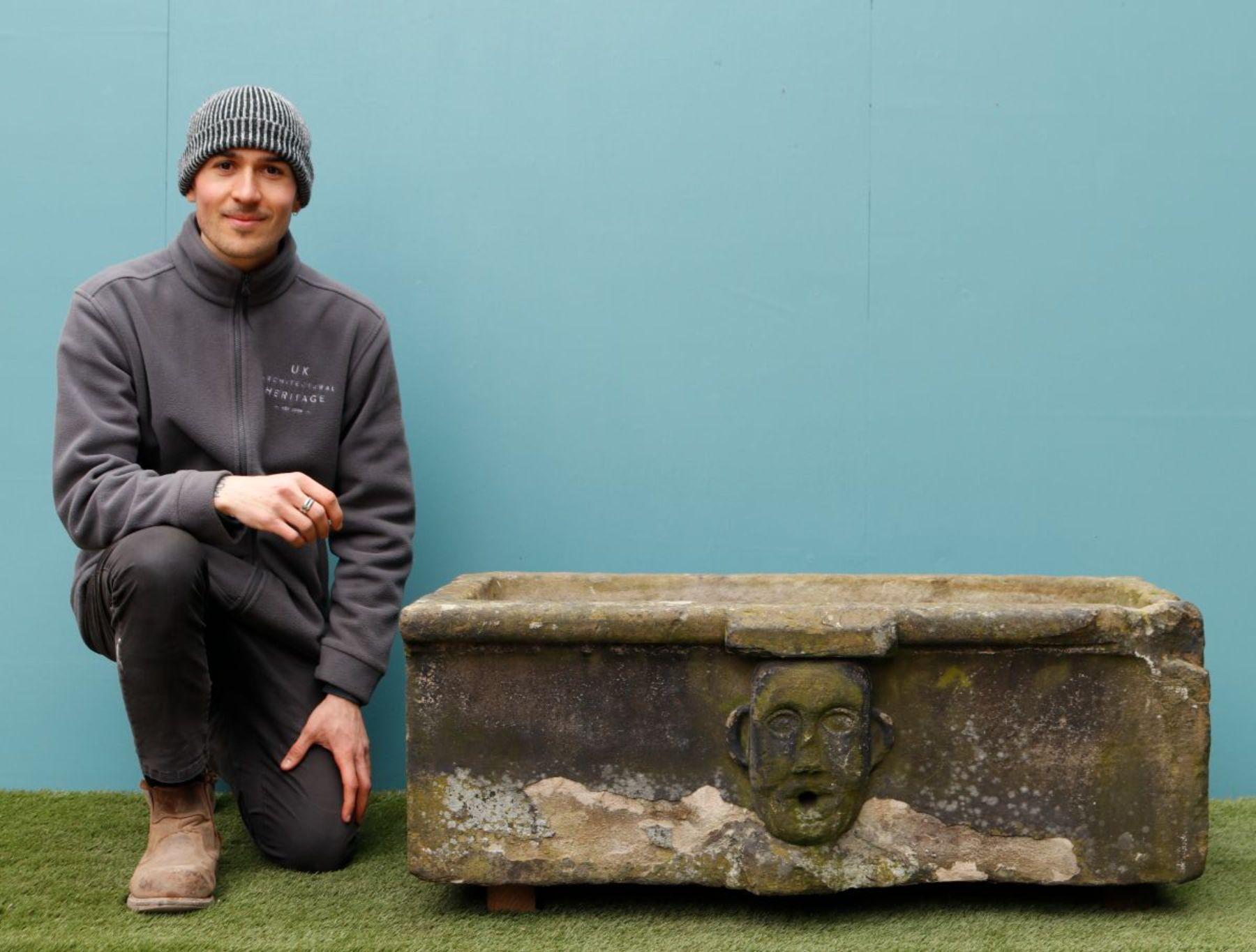 Englischer York Stone Cistern aus dem 18. Jahrhundert (18. Jahrhundert und früher) im Angebot