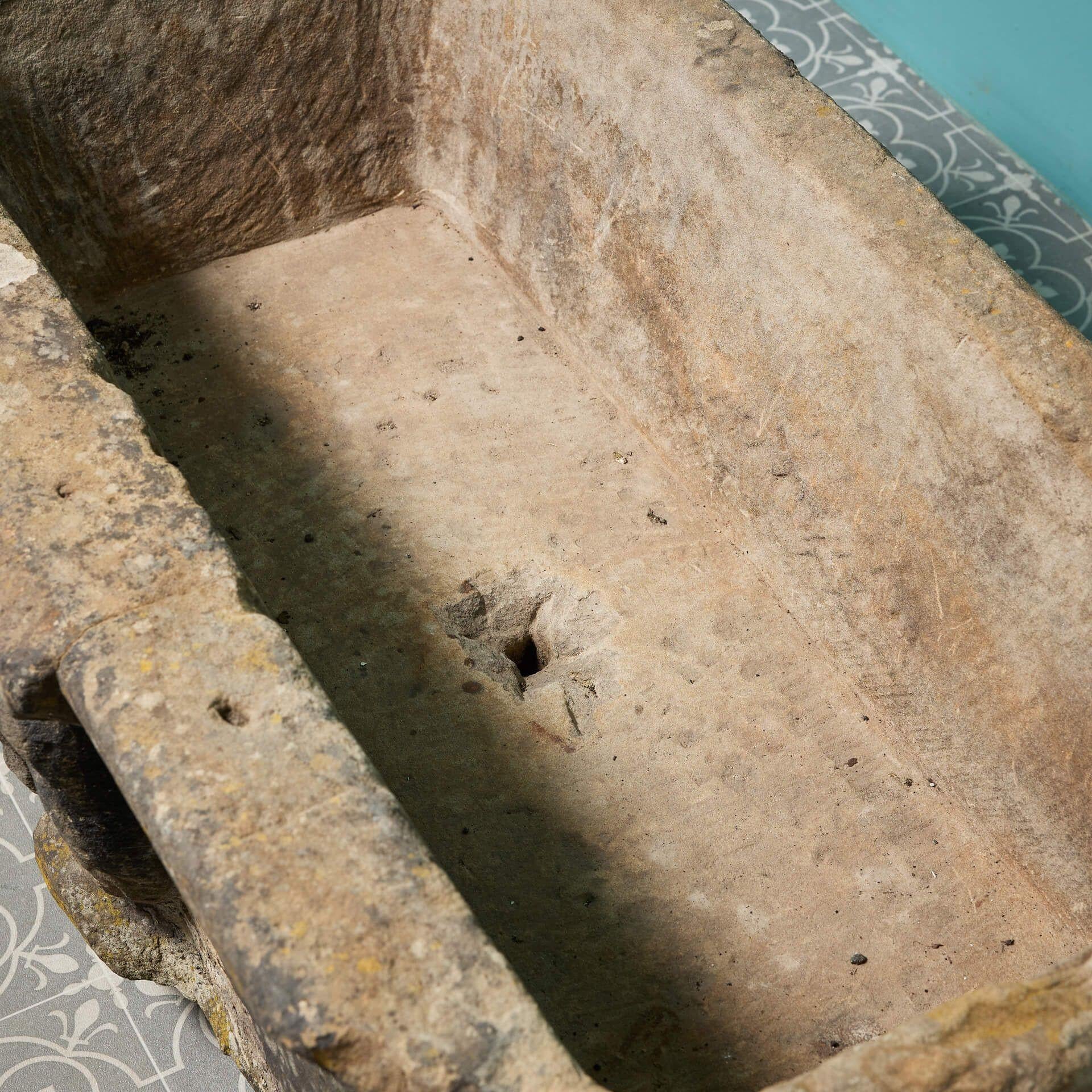 Inglese Cisterna inglese in pietra di York del XVIII secolo in vendita