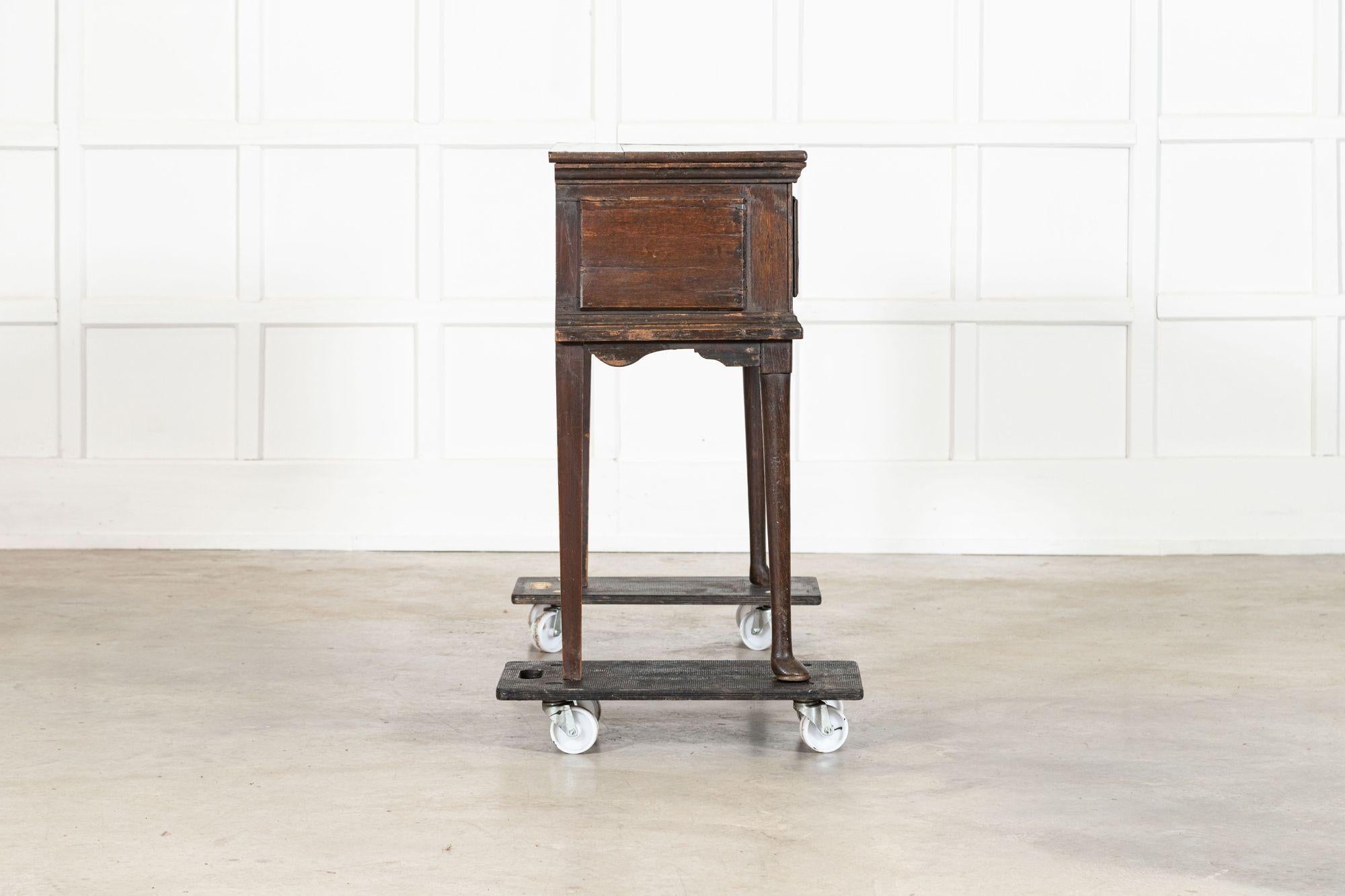 Base per comò inglese in Oak del XVIII secolo in vendita 6