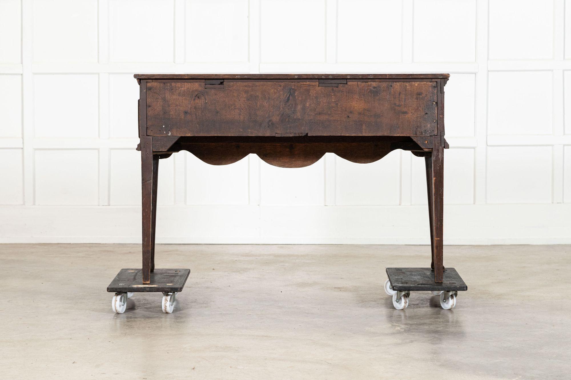 Base per comò inglese in Oak del XVIII secolo in vendita 8