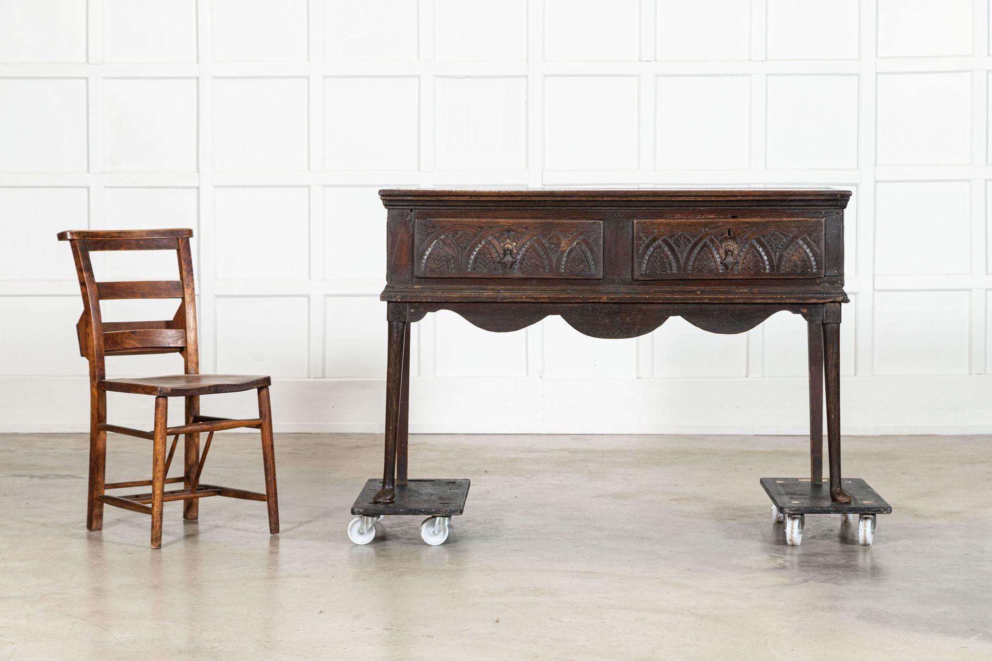 Base per comò inglese in Oak del XVIII secolo In condizioni buone in vendita a Staffordshire, GB