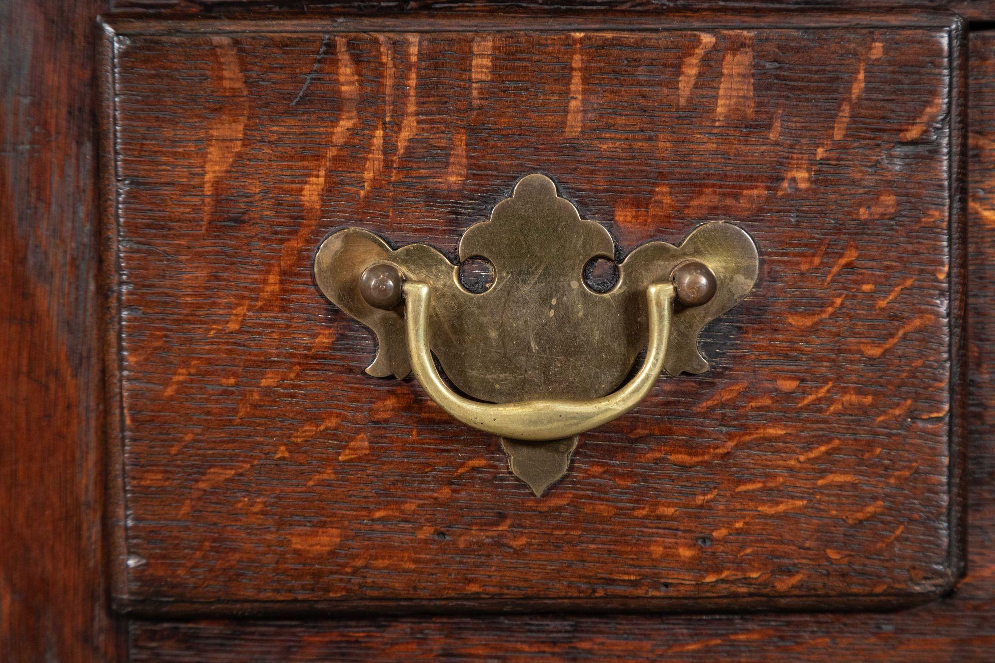 English 18thC Oak Low Boy Side Table en vente 6