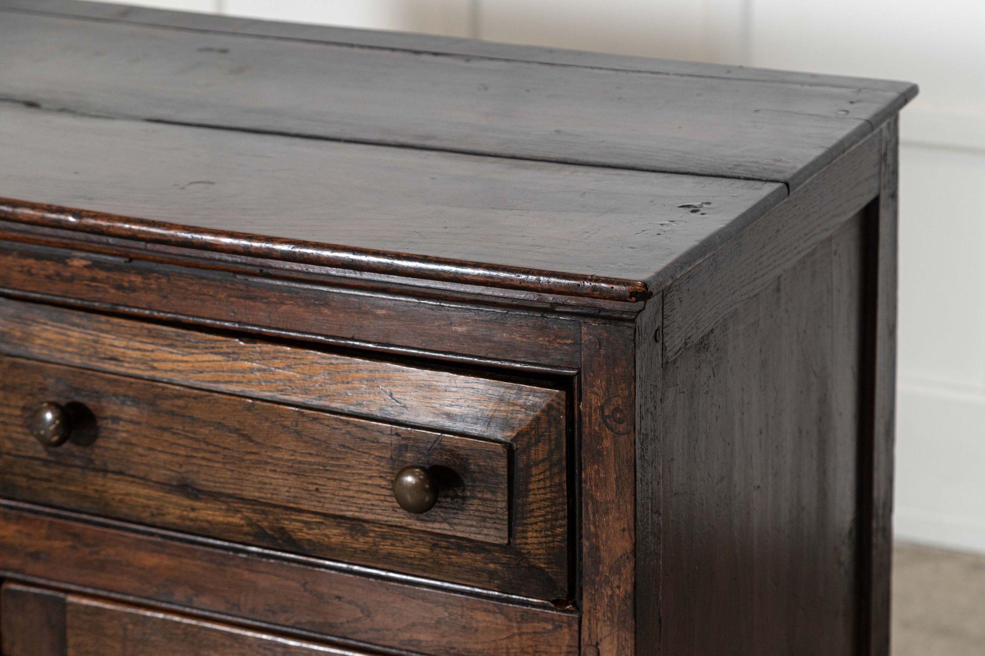 Base per cassettone in Oak inglese del XVIII secolo in vendita 8