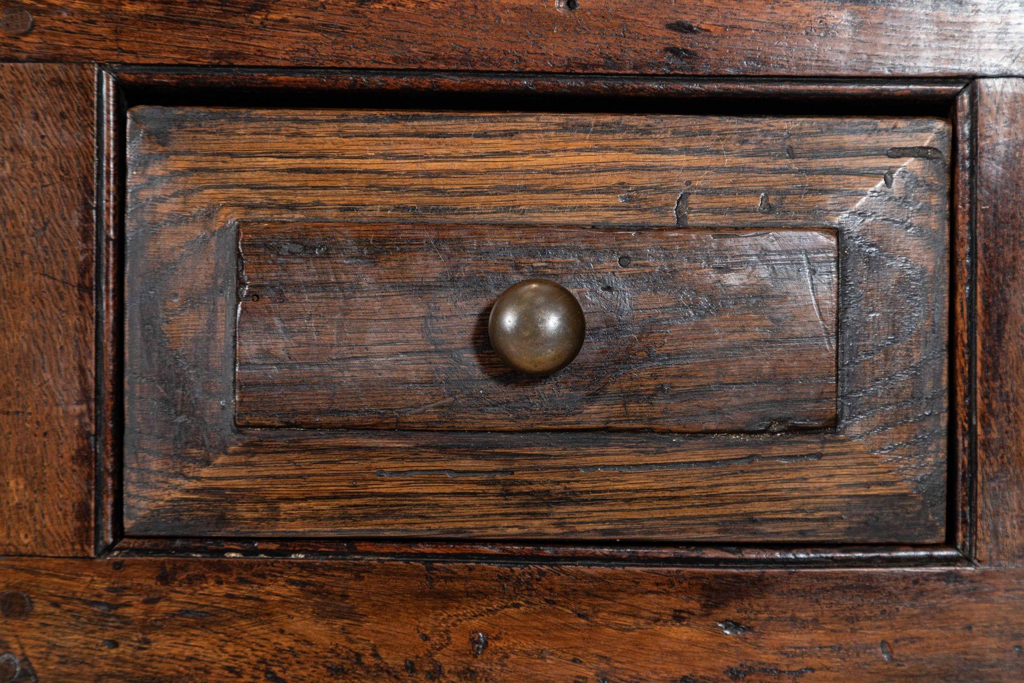 Base per cassettone in Oak inglese del XVIII secolo in vendita 10