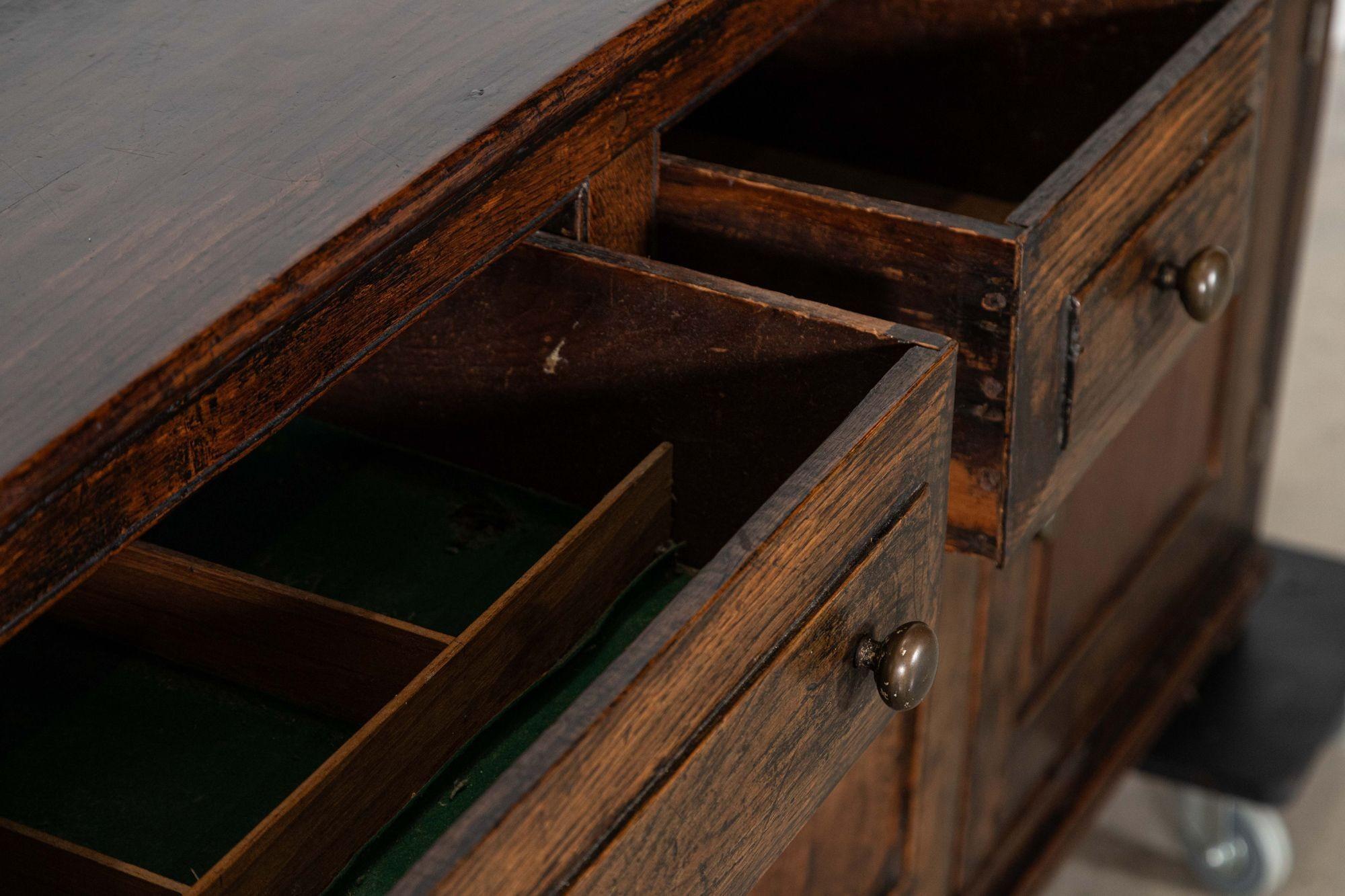 Base per cassettone in Oak inglese del XVIII secolo in vendita 12