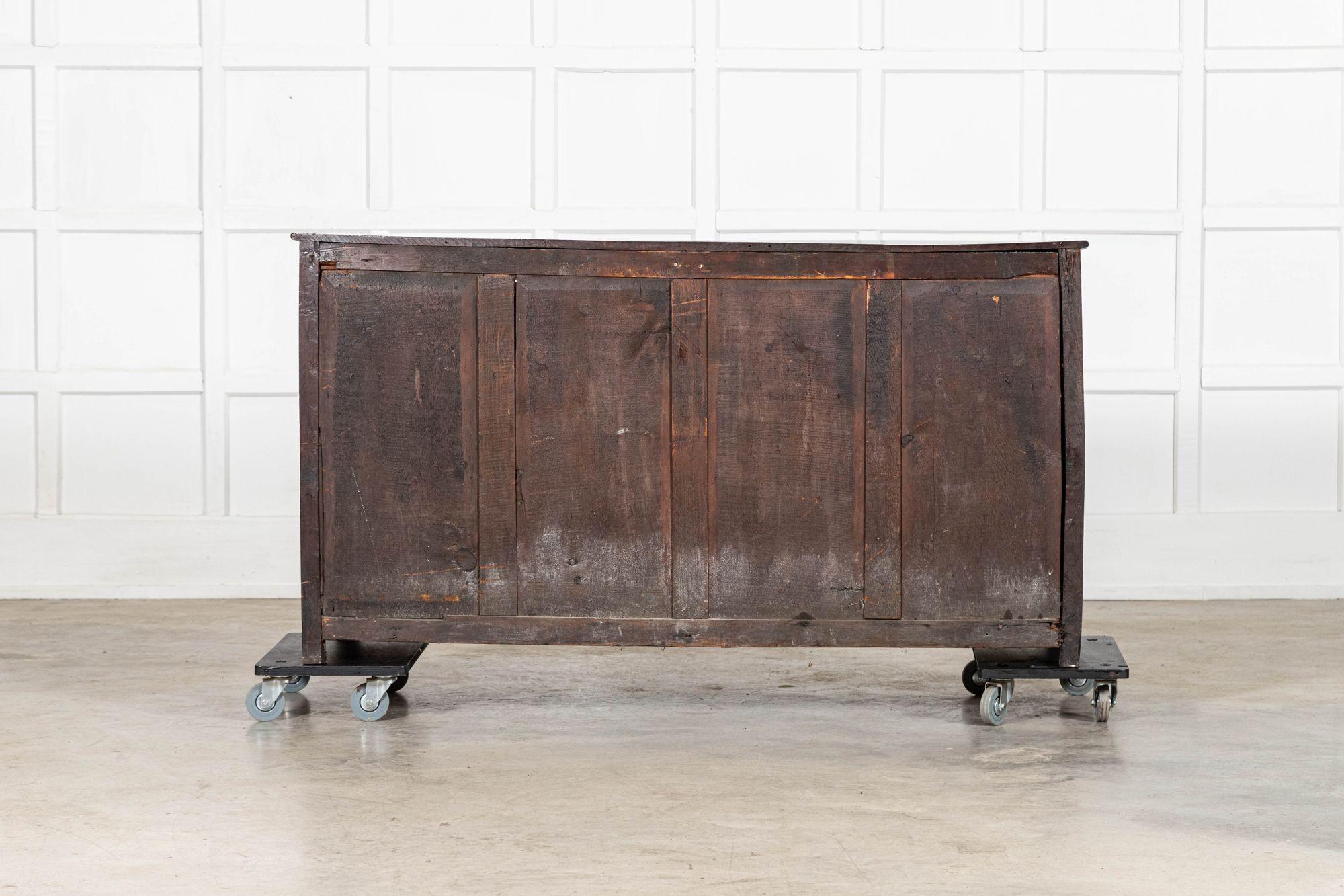 Base per cassettone in Oak inglese del XVIII secolo in vendita 13