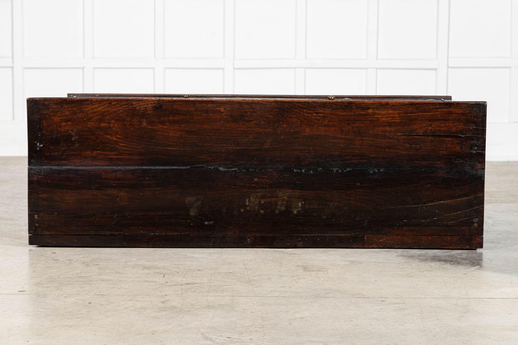 Base per cassettone in Oak inglese del XVIII secolo in vendita 4